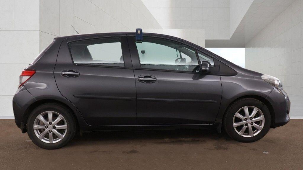 Toyota Yaris view 9