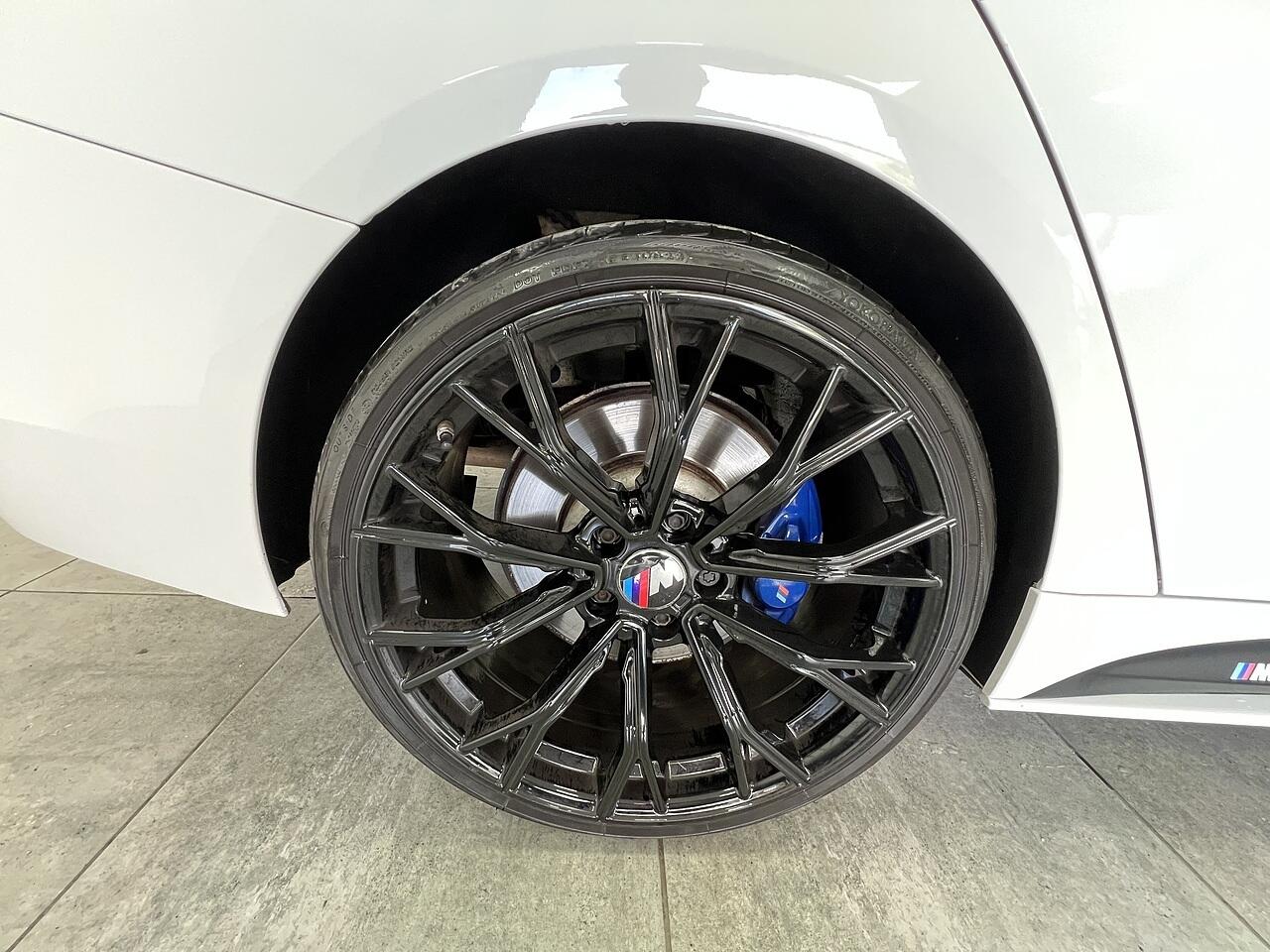 BMW 4 Series view 22
