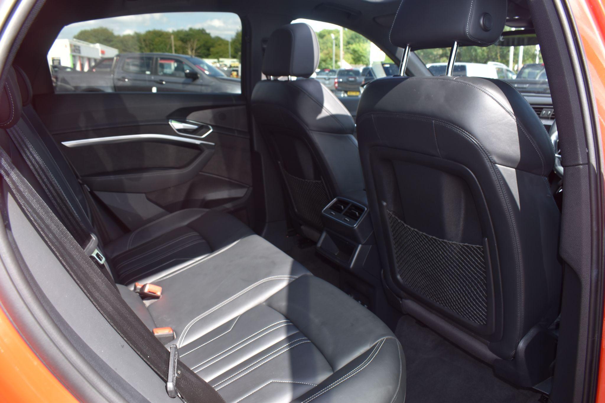 e-tron - 55 Launch Edition Sportback Auto quattro 5dr 95kWh - Image 17