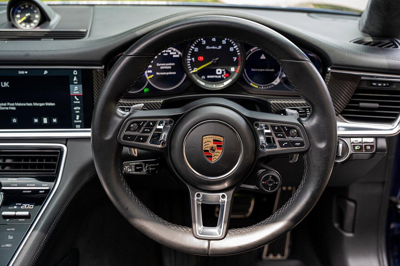 Porsche Panamera view 46