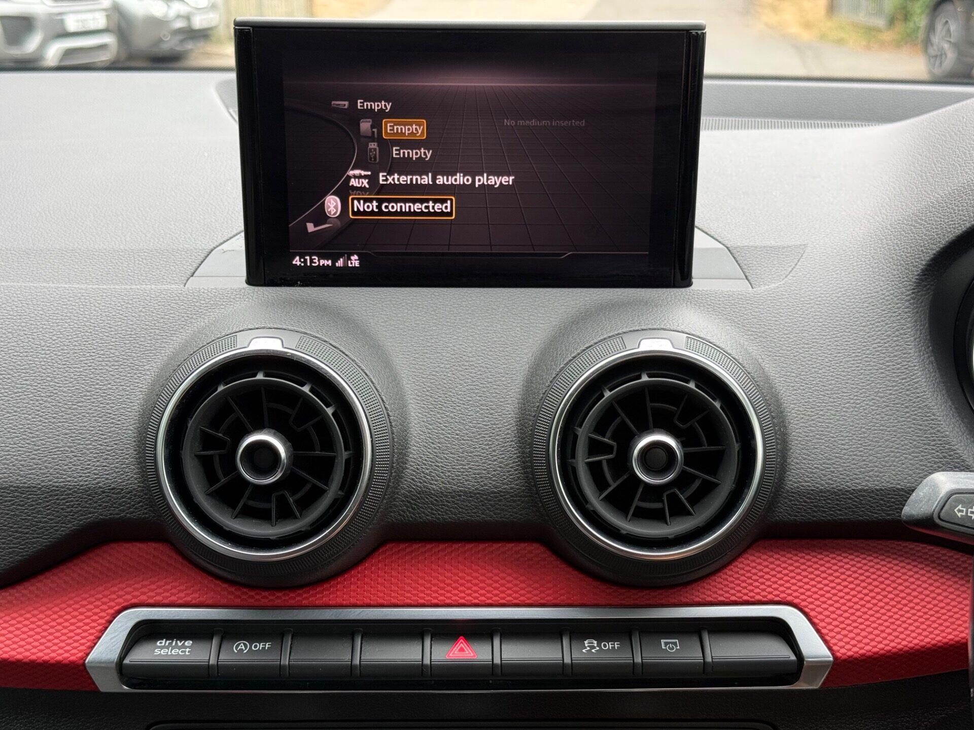 Audi Q2 view 39