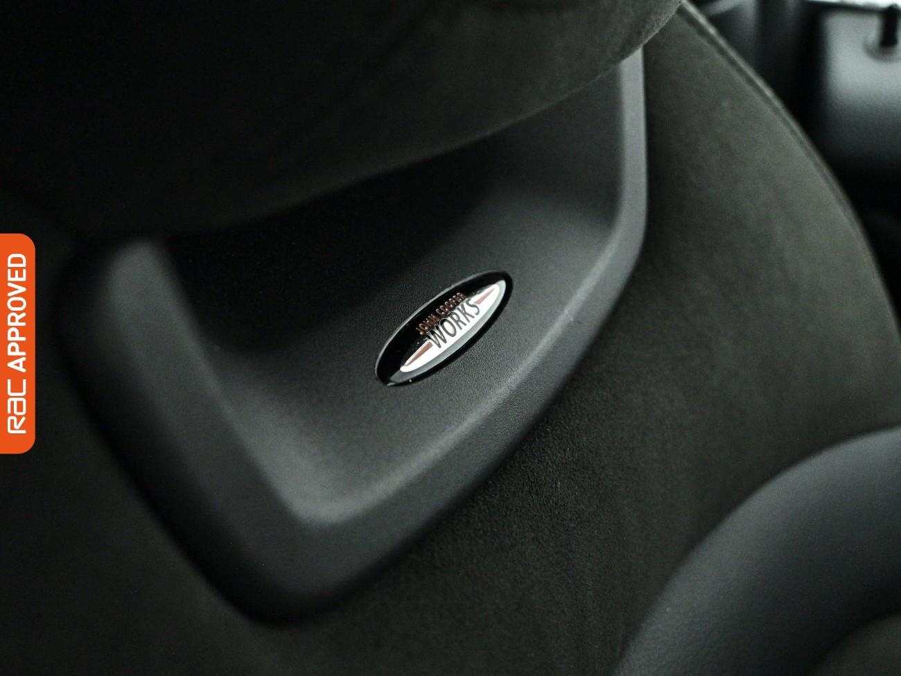 Mini Hatch view 19