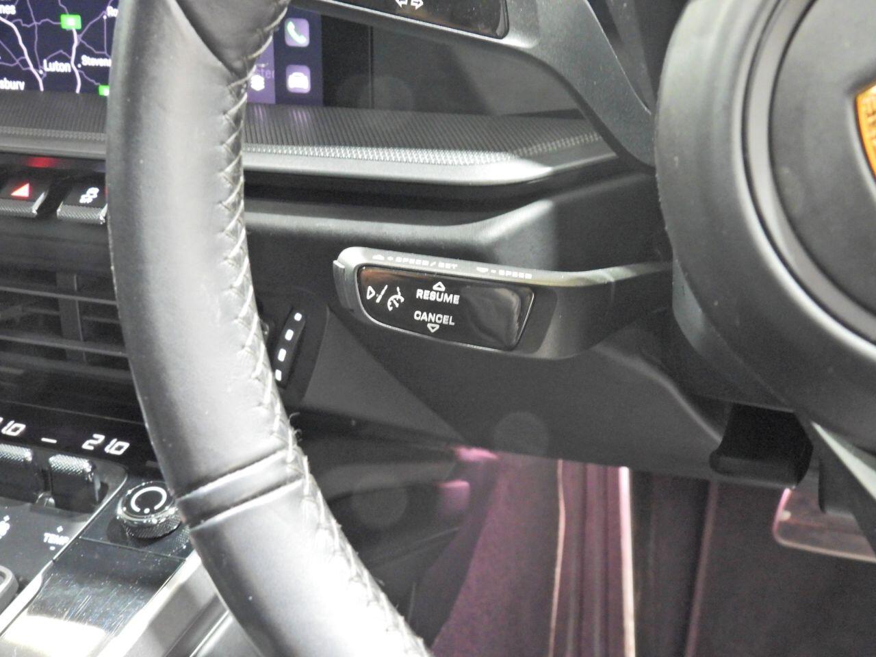 Porsche 911 view 35