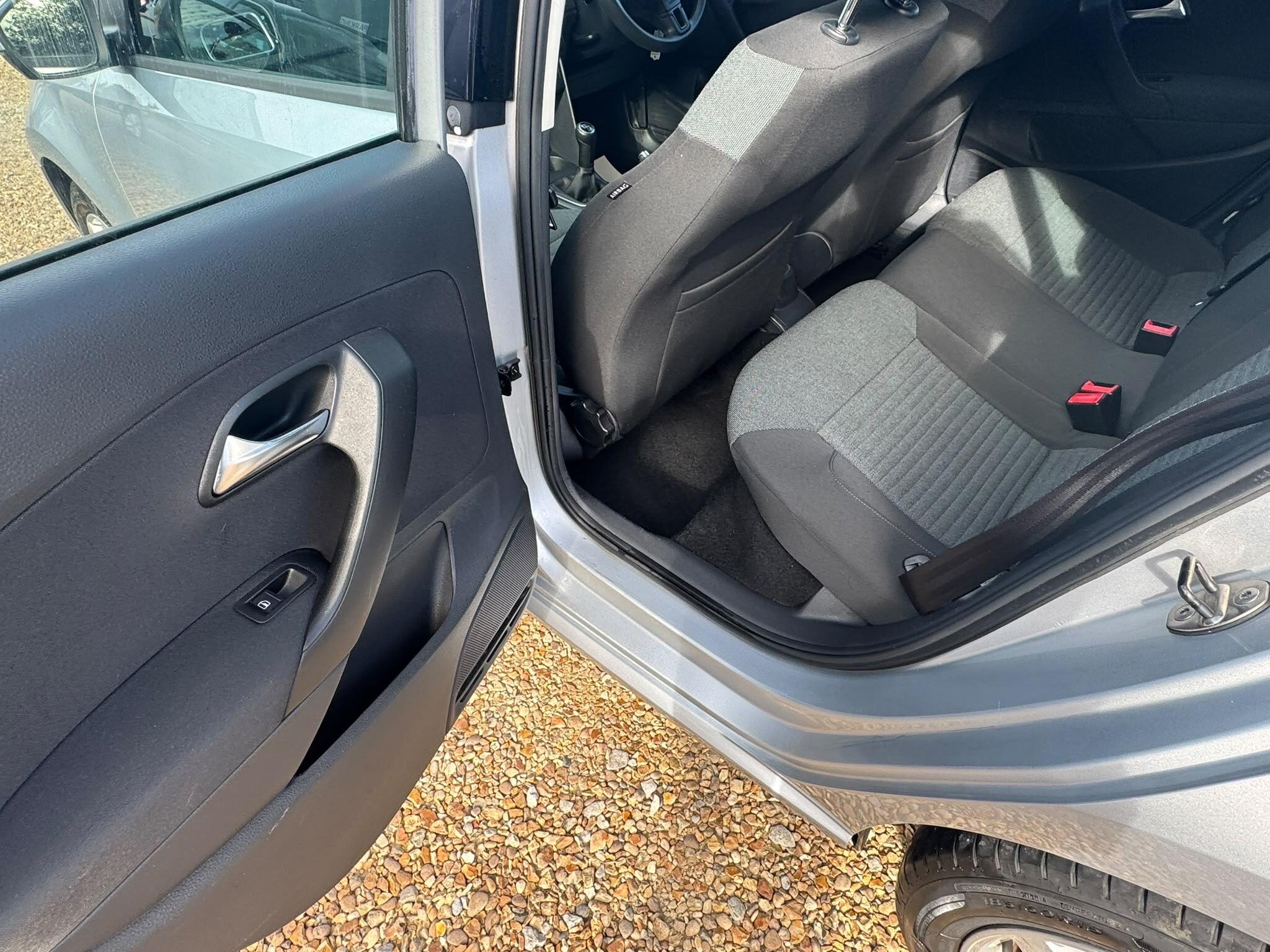 Volkswagen Polo view 18