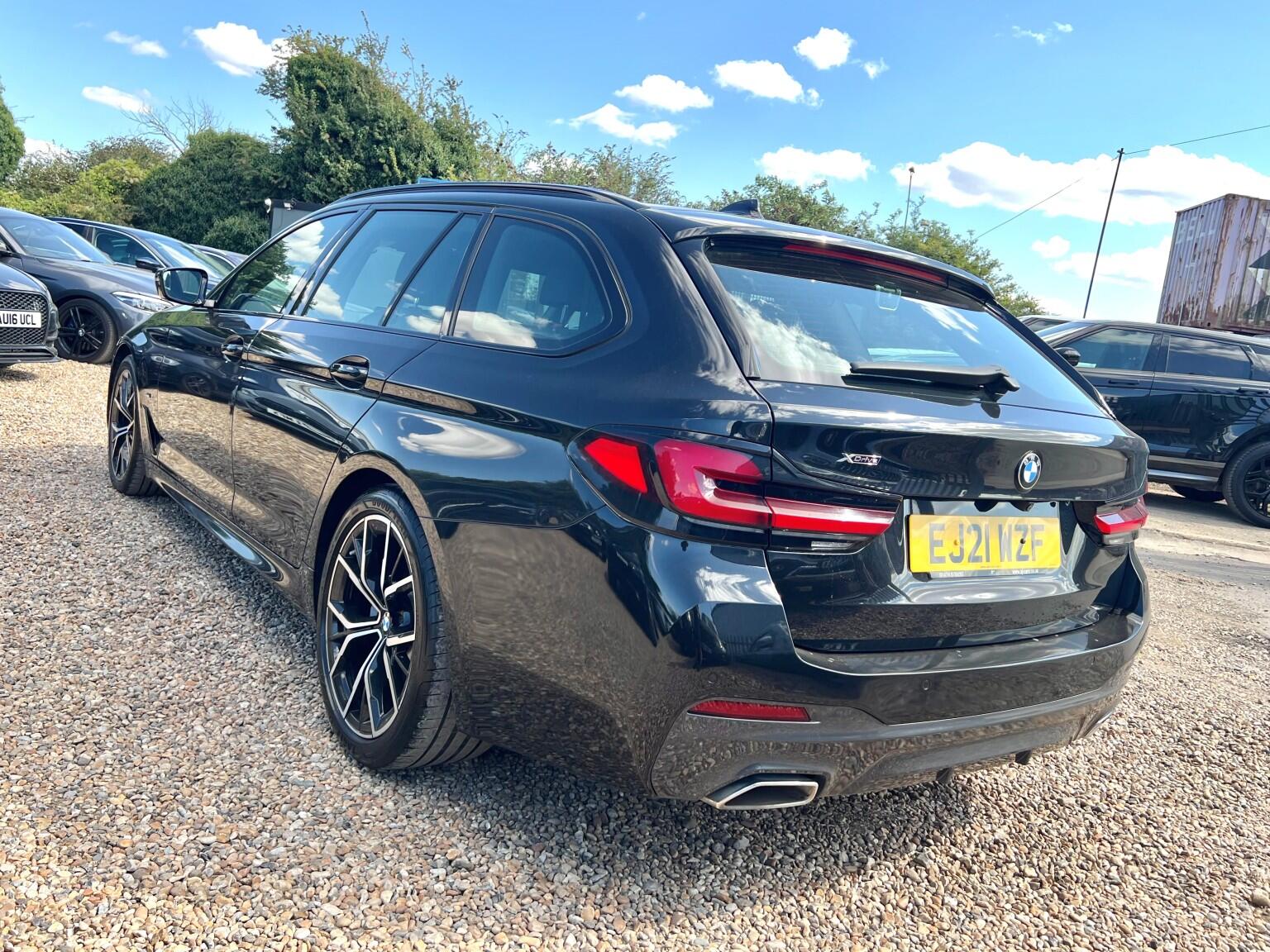 BMW 5 Series view 8
