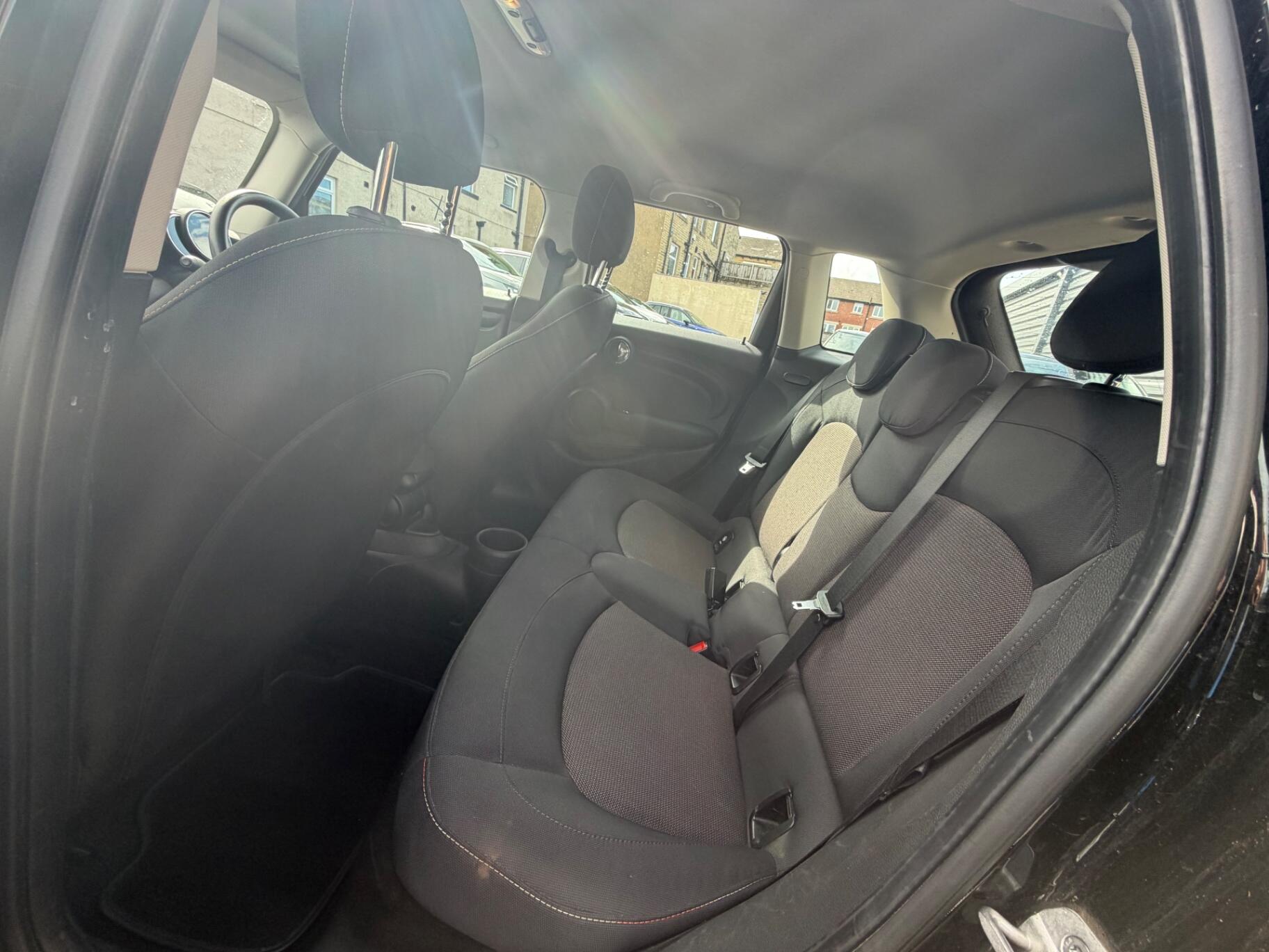 Mini Hatch view 11