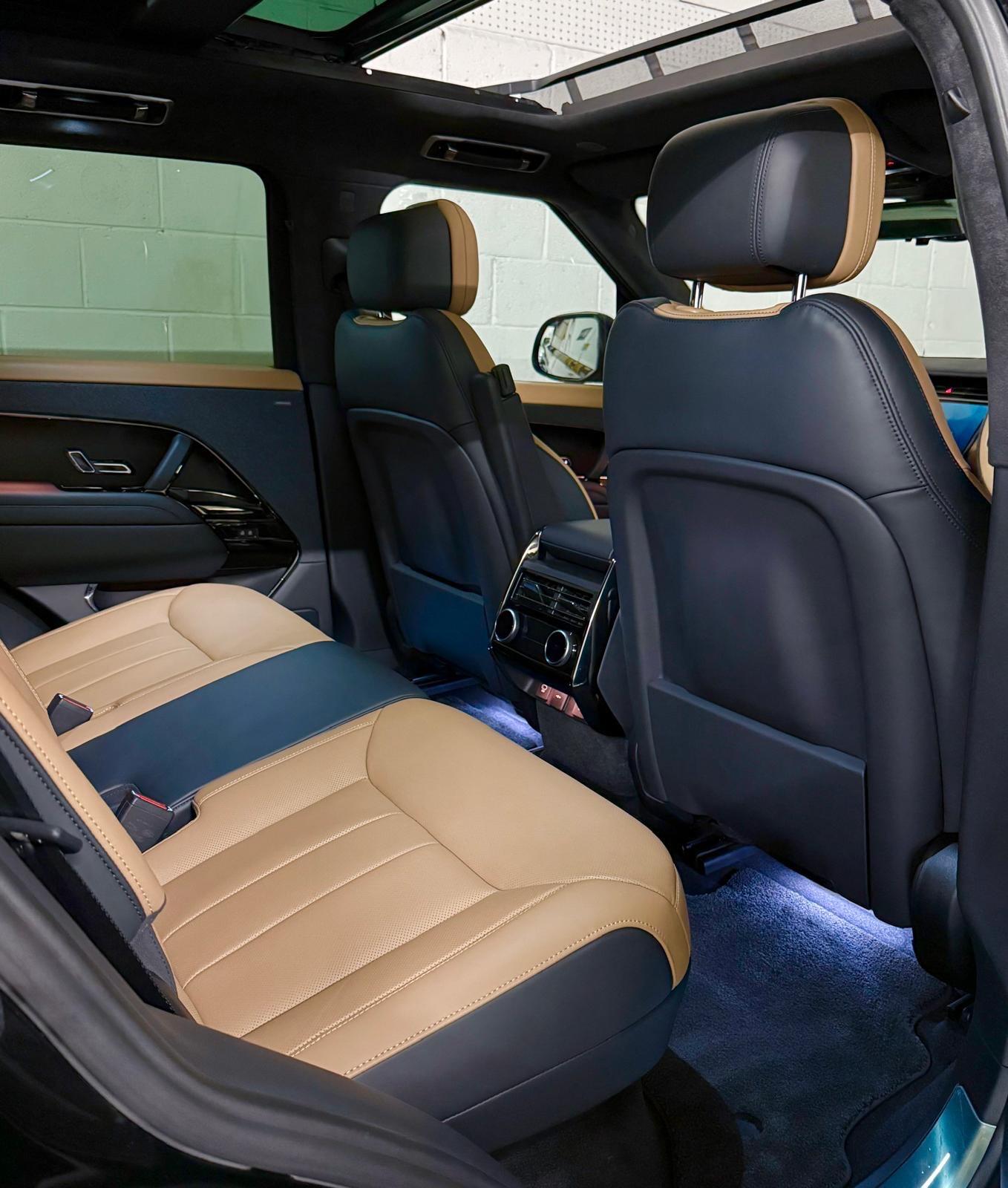 Land Rover Range Rover Sport view 12
