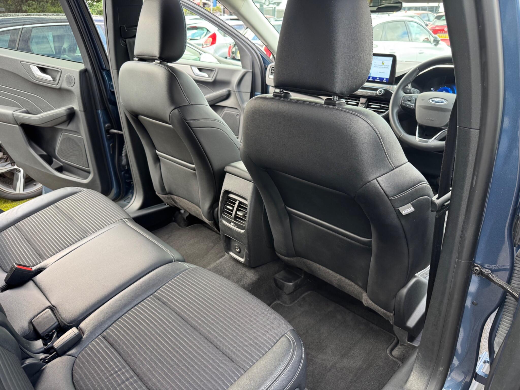 Ford Kuga view 36