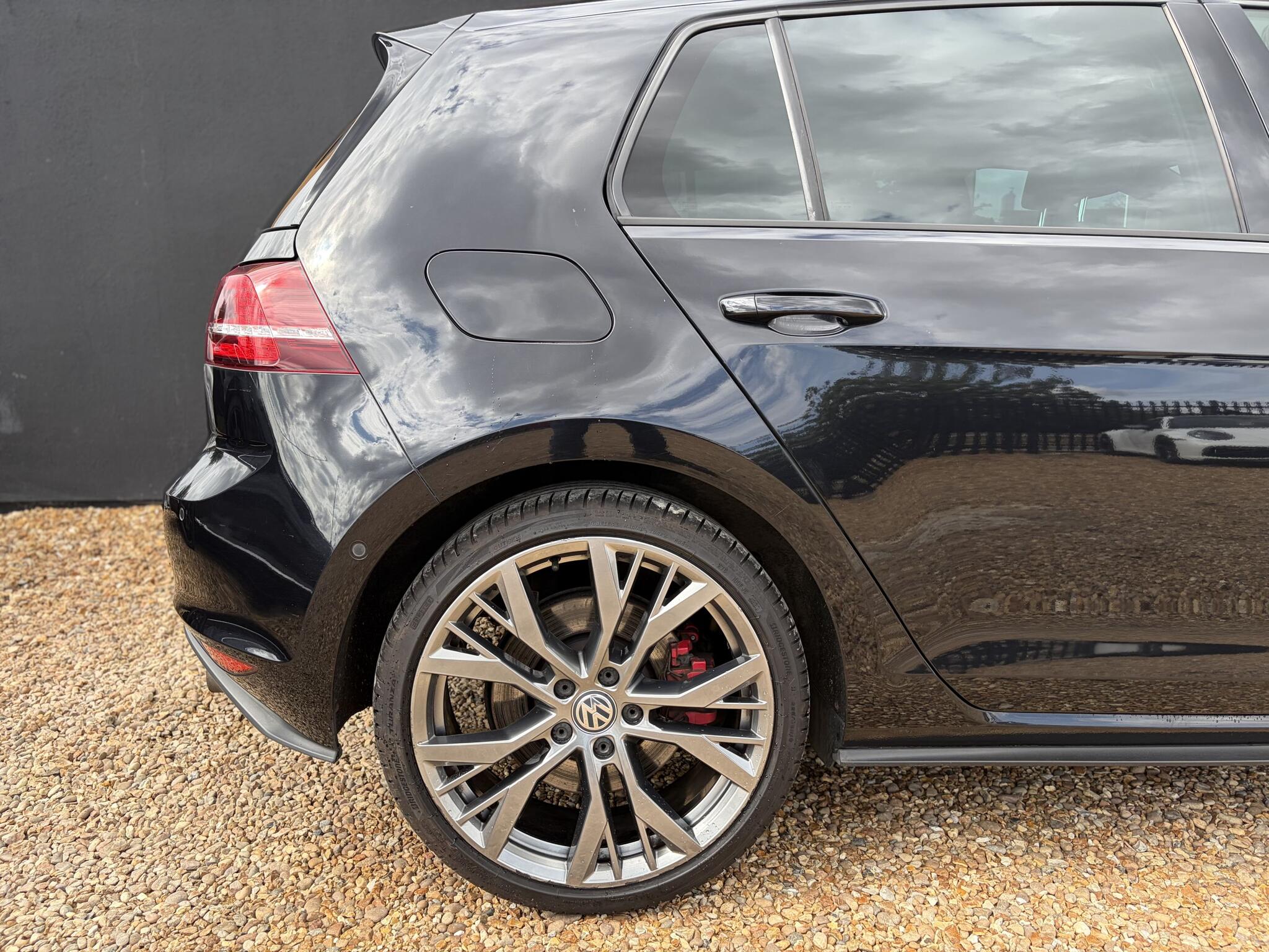 Volkswagen Golf view 12