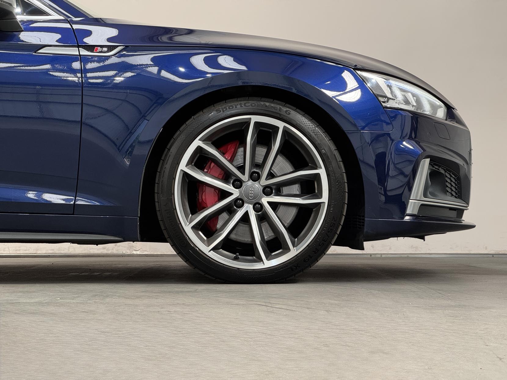 Audi S5 view 15
