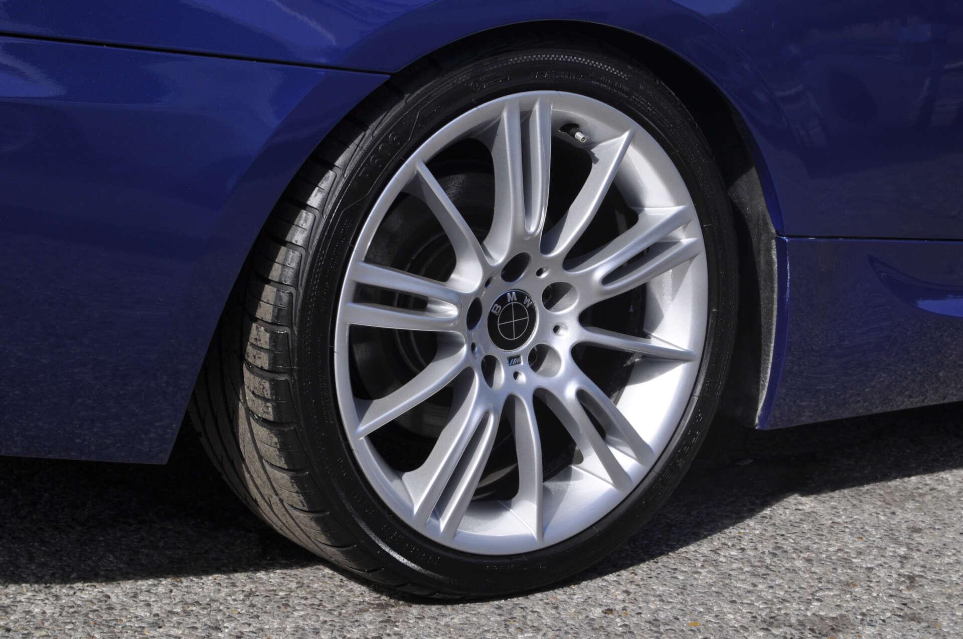 BMW 3 Series view 22
