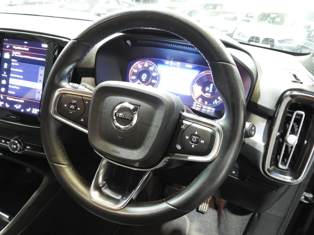 Volvo XC40 view 32