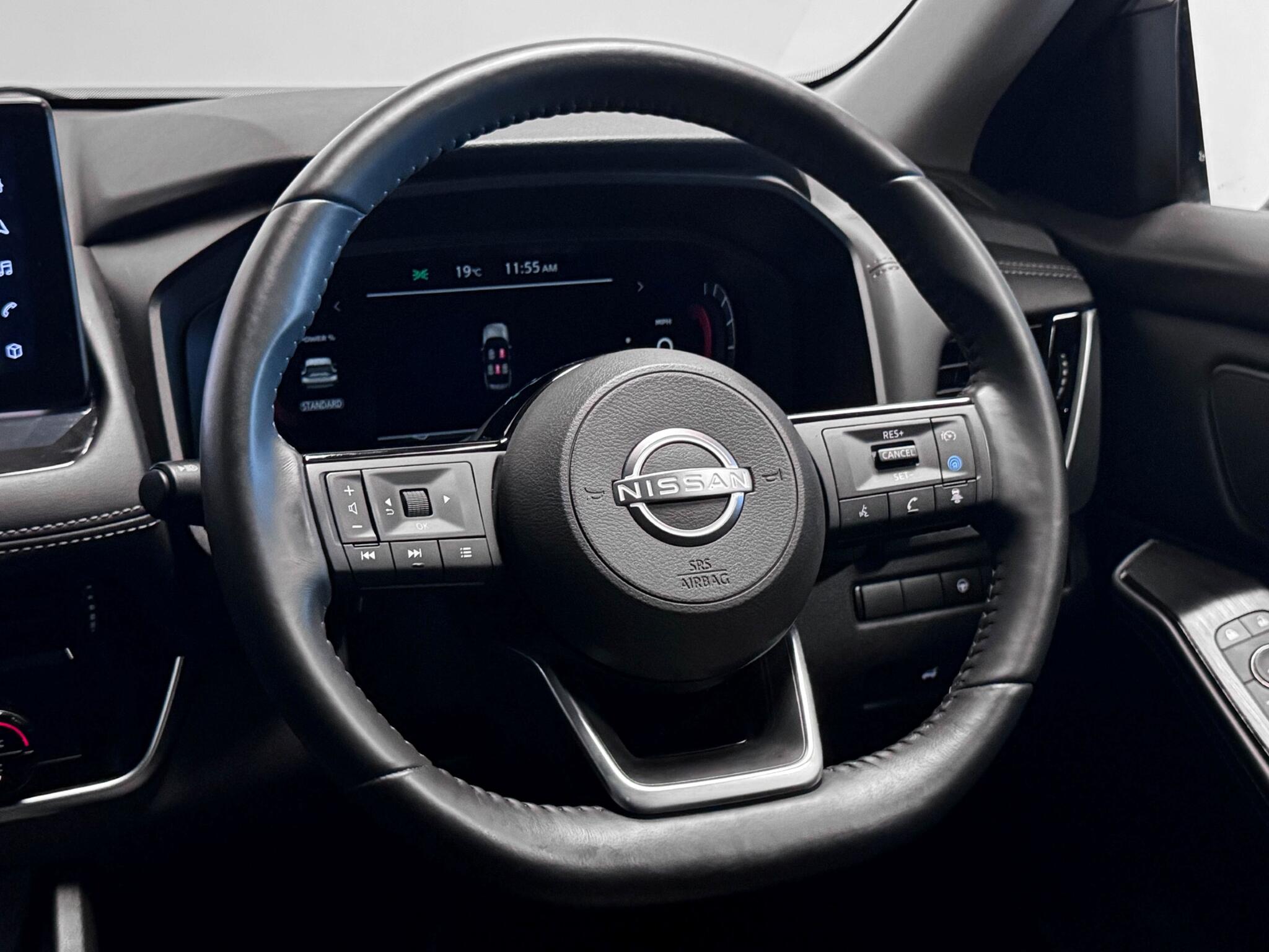 Nissan X-Trail view 17