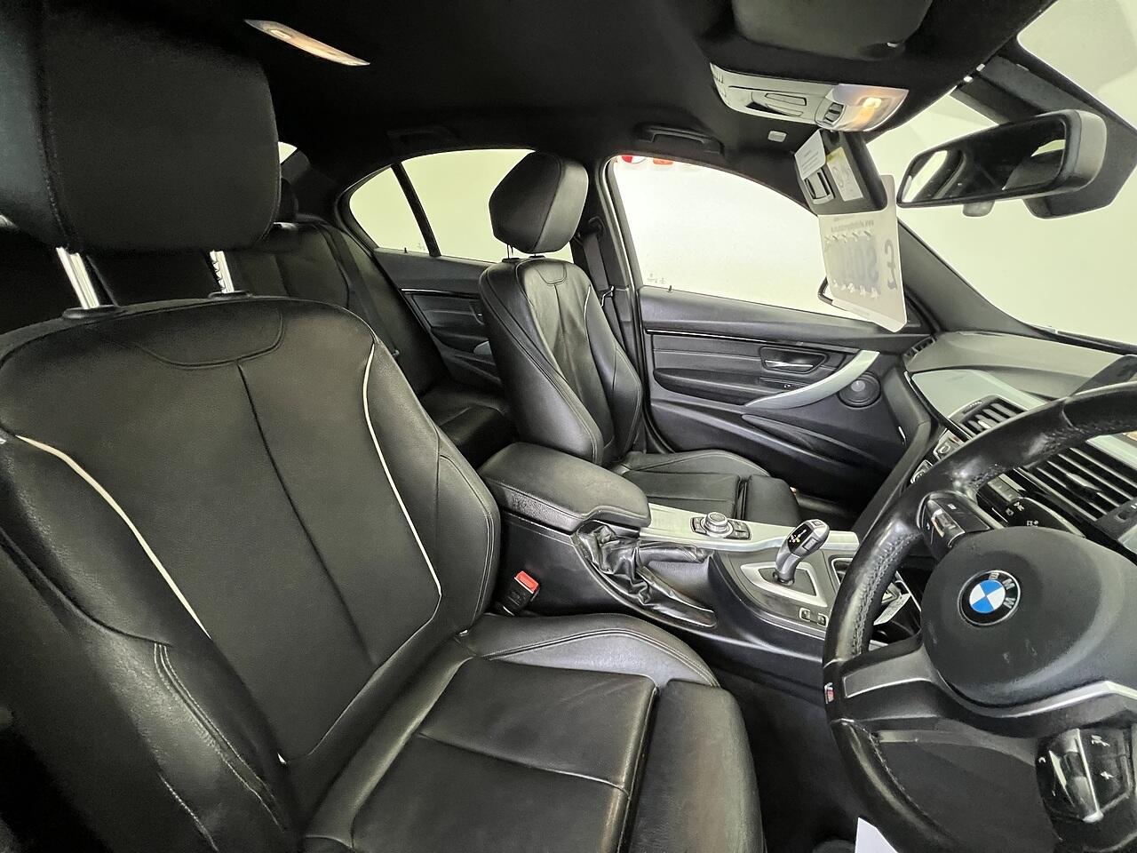 BMW 3 Series view 14