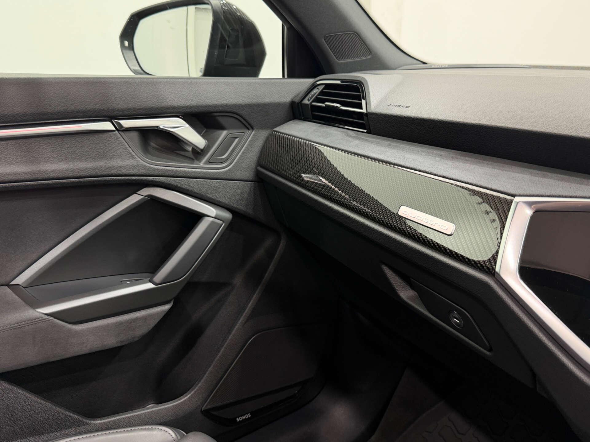 Audi RS Q3 view 36