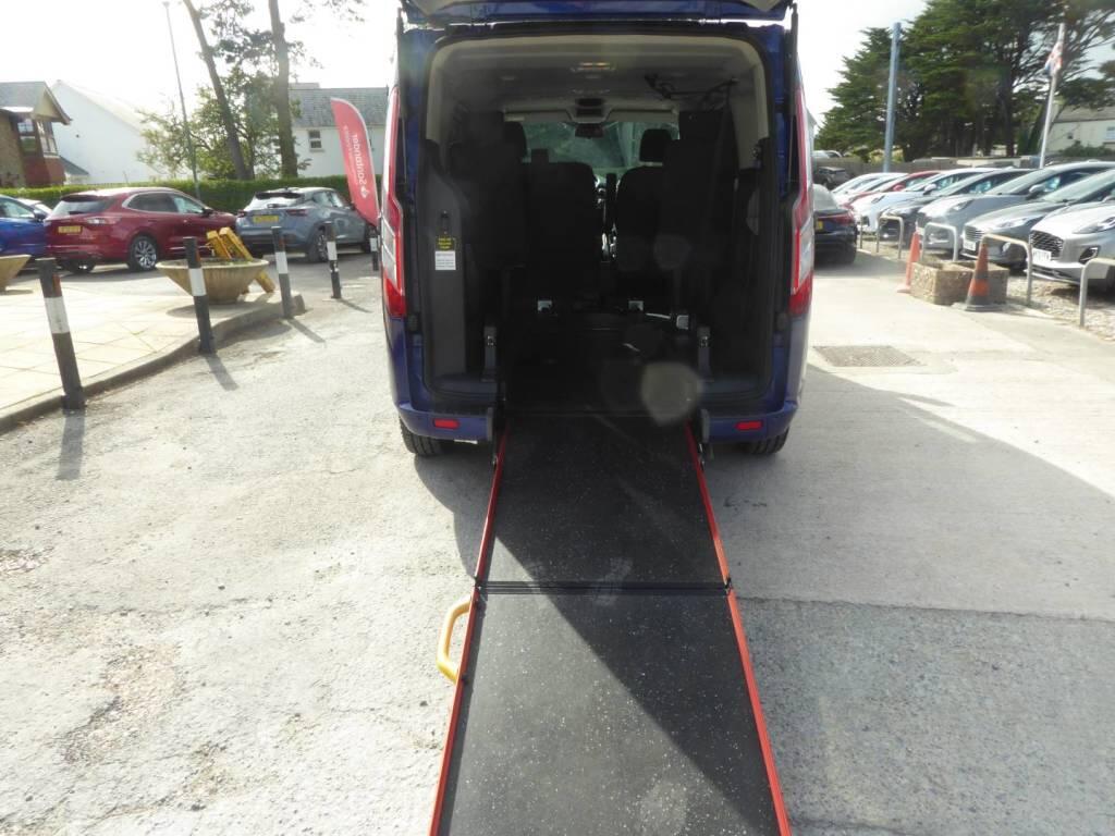 Ford Tourneo Custom view 16