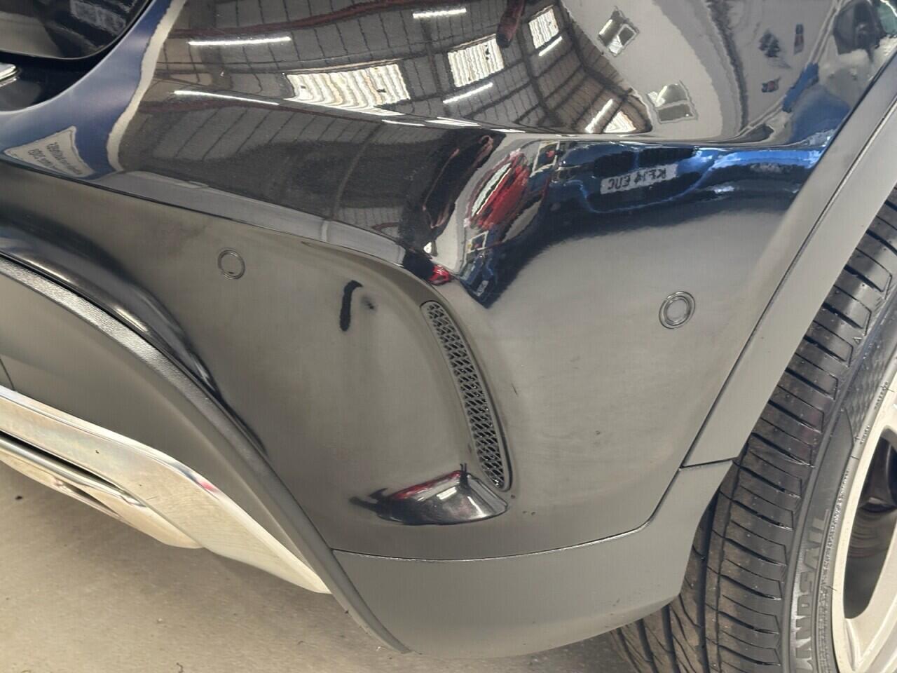 Mercedes-Benz GLA view 50