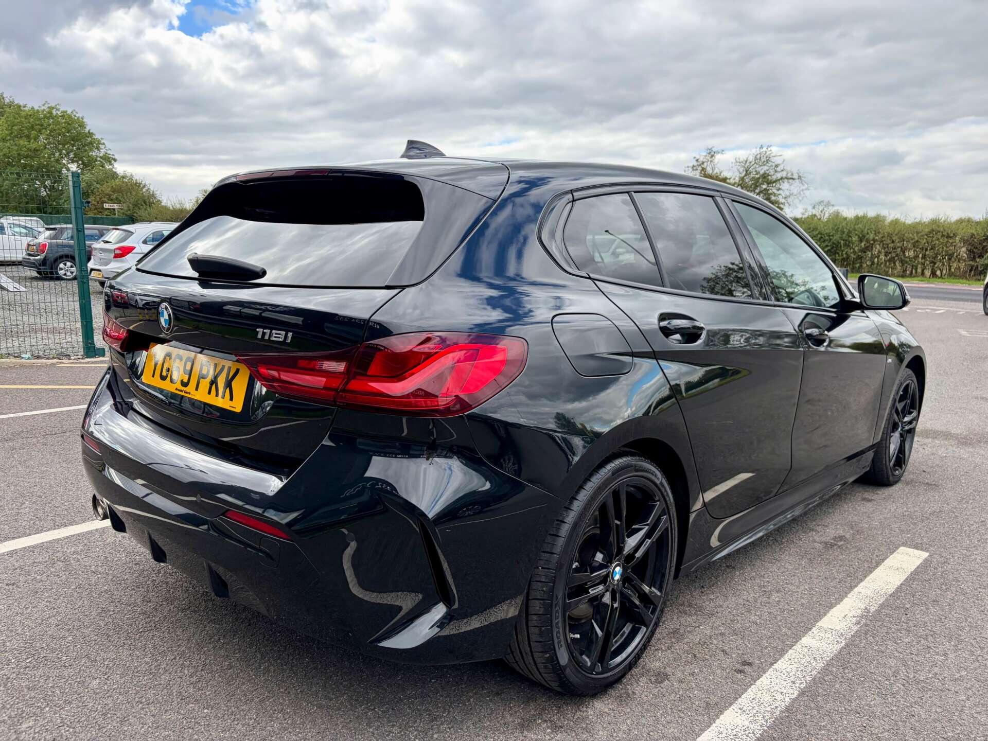 BMW 1 Series view 8