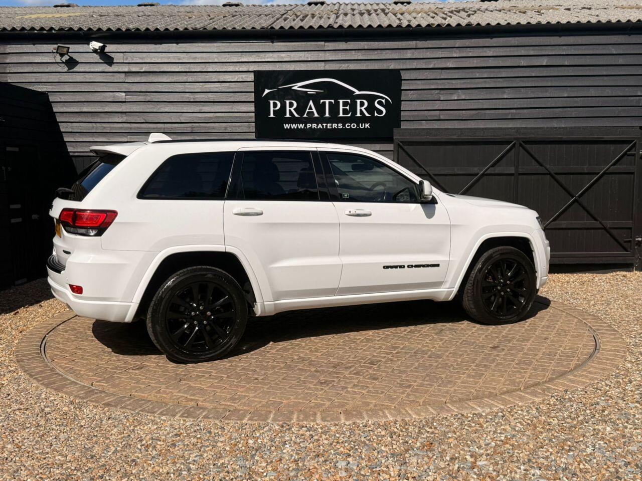 Jeep Grand Cherokee view 25