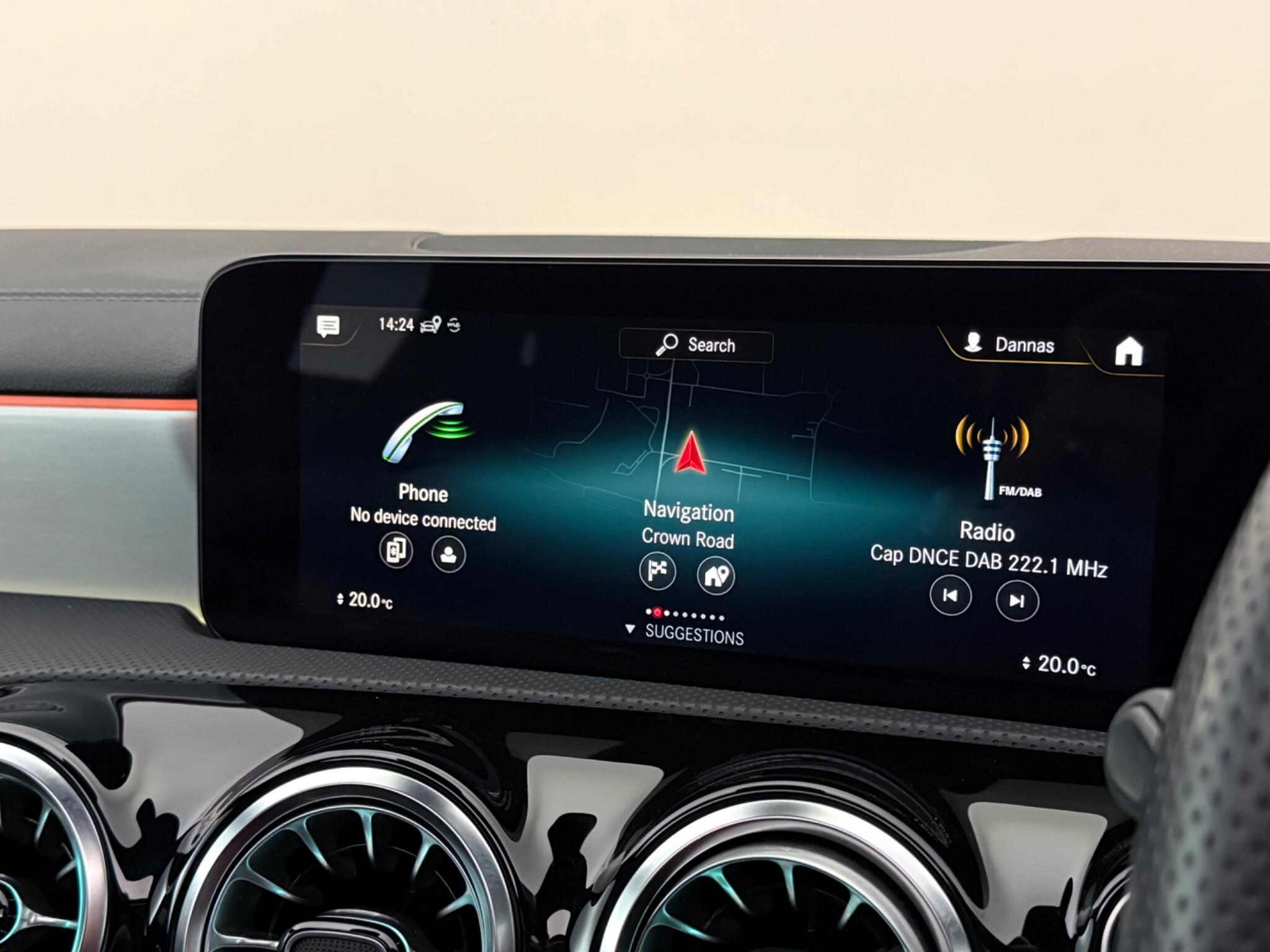 Mercedes-Benz Cla view 27