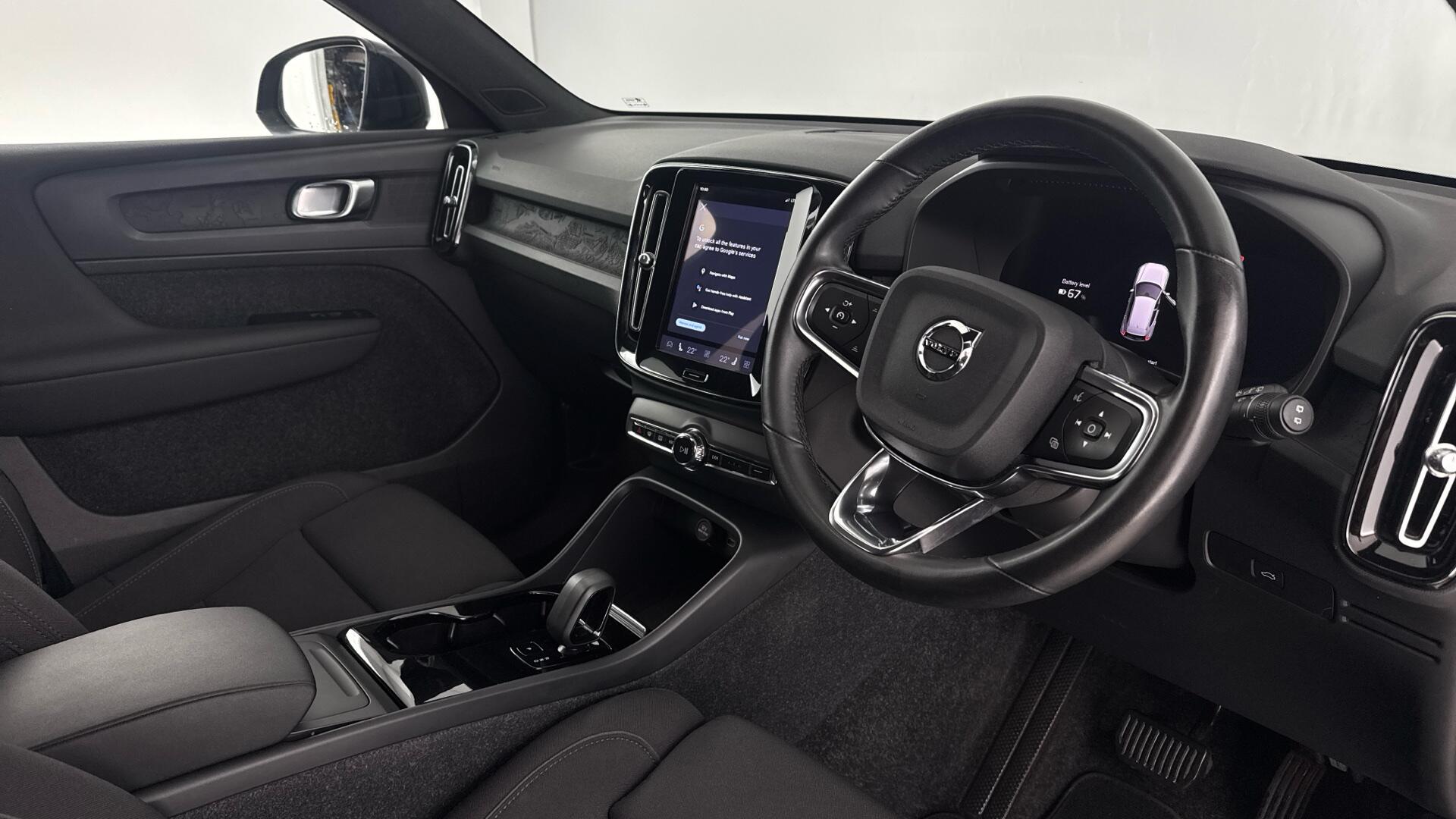 Volvo XC40 view 9