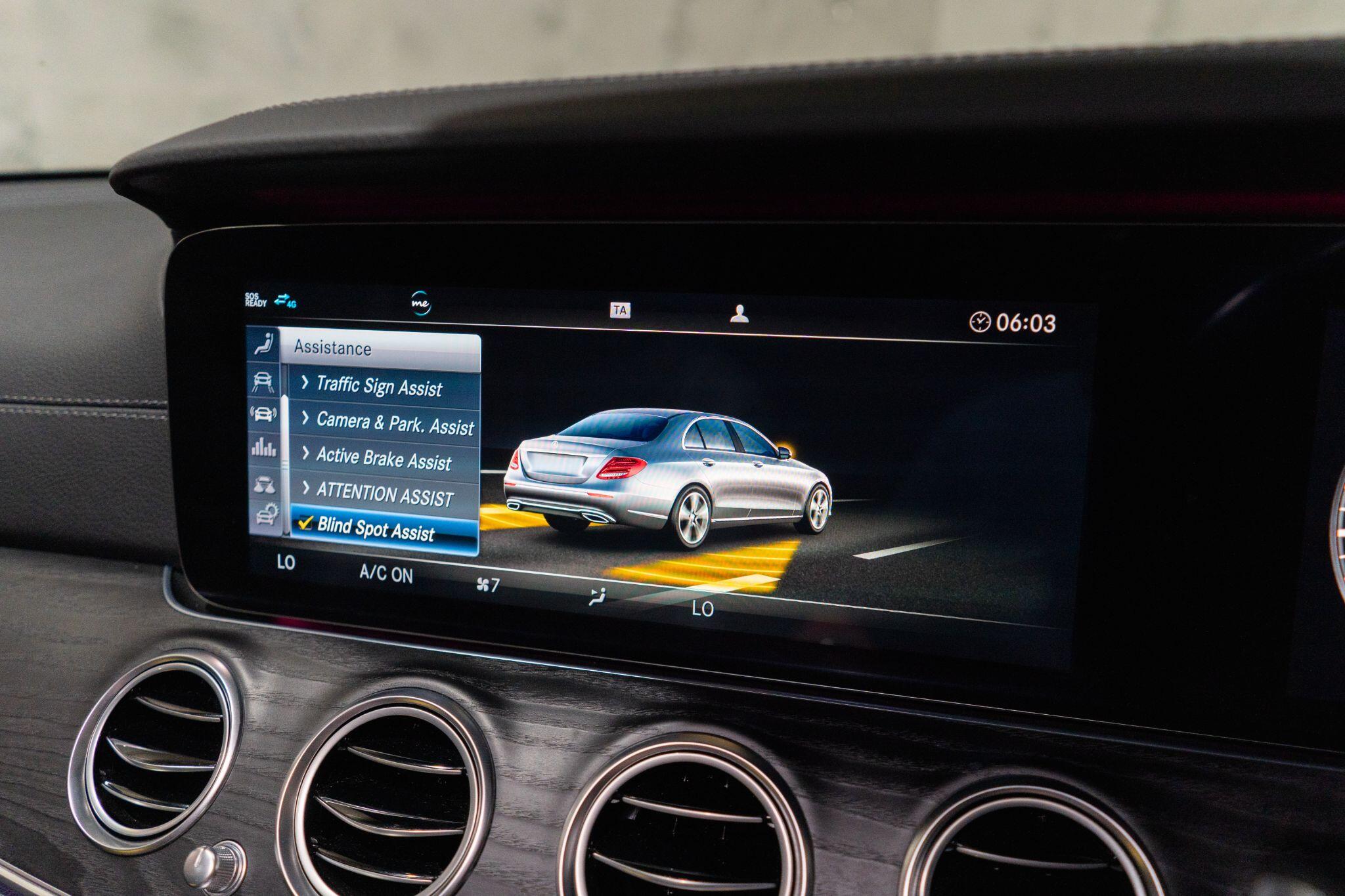 Mercedes-Benz E-Class view 26