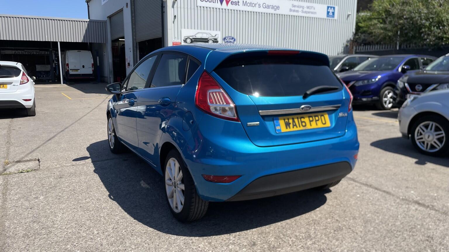 Ford Fiesta view 12
