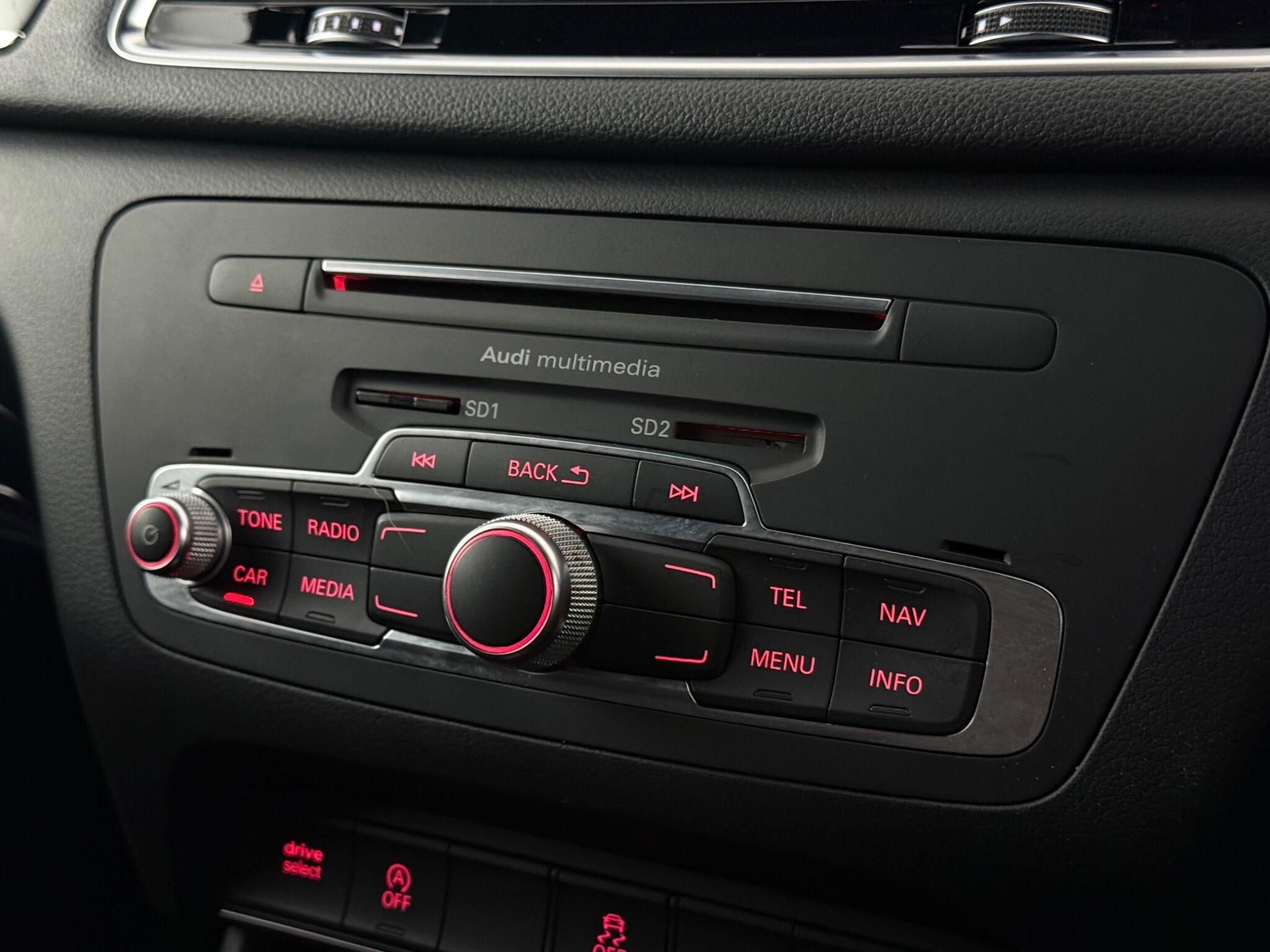 Audi Q3 view 21