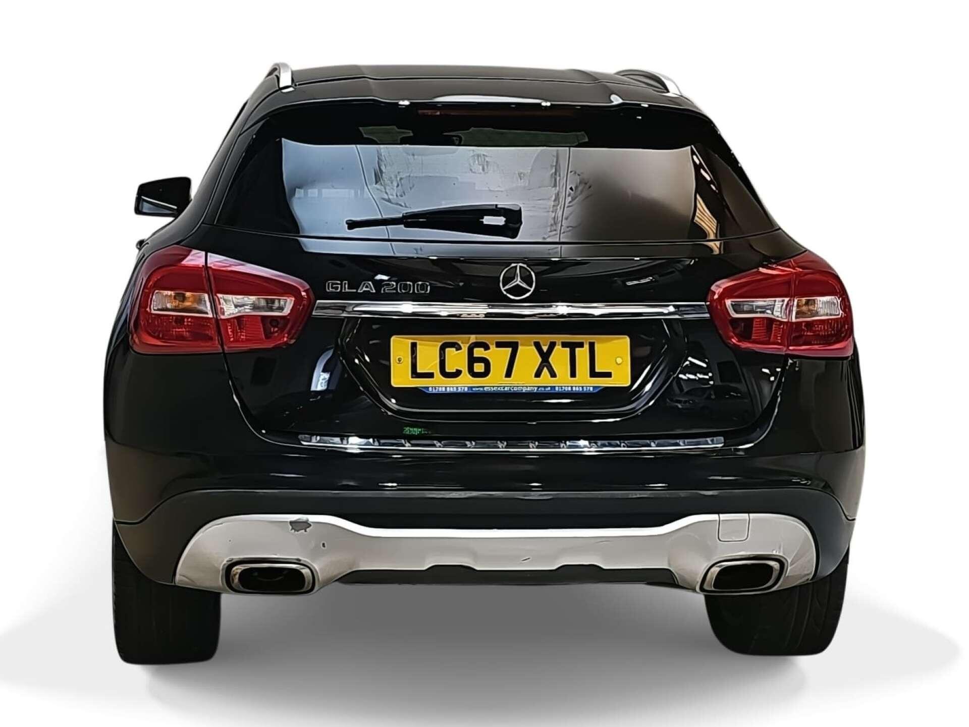 Mercedes-Benz Gla view 4