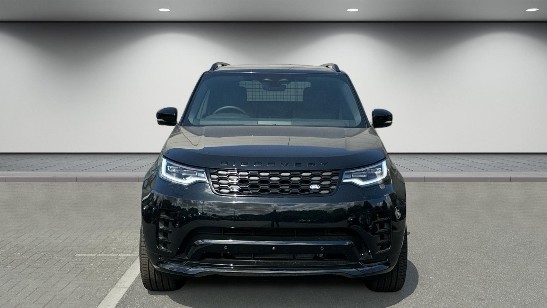 Land Rover Discovery view 8