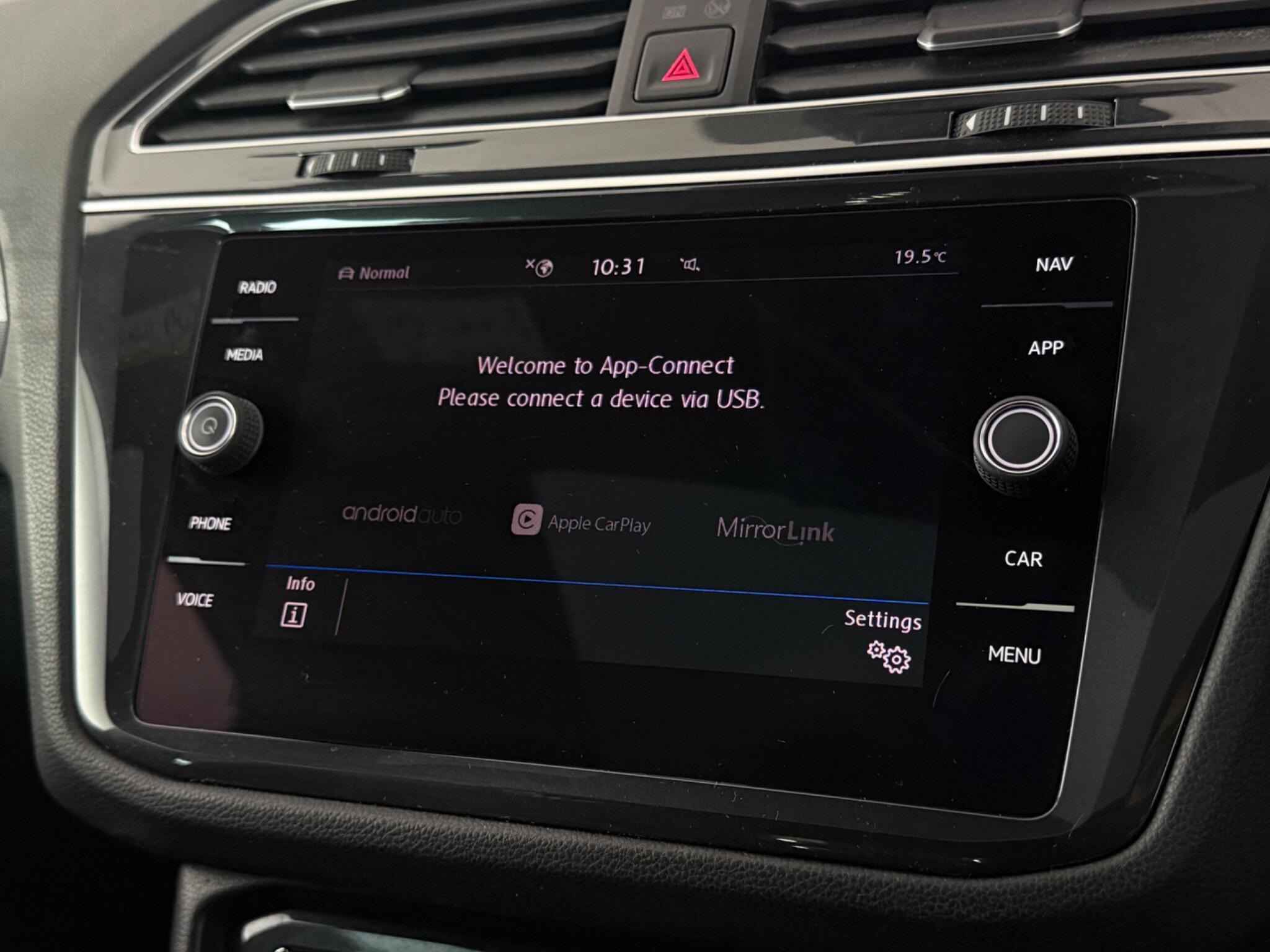 Volkswagen Tiguan view 25