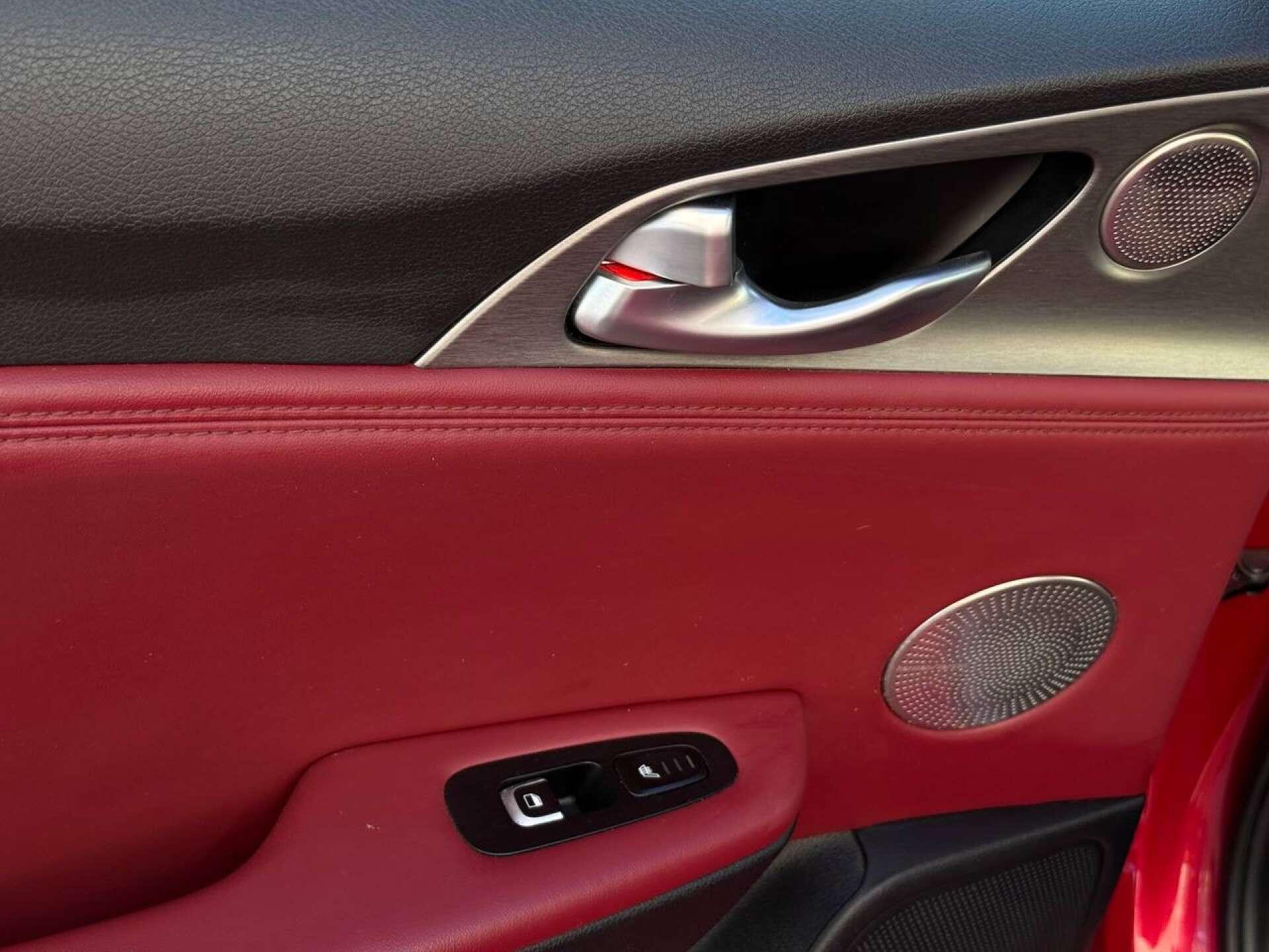 Kia Stinger view 33