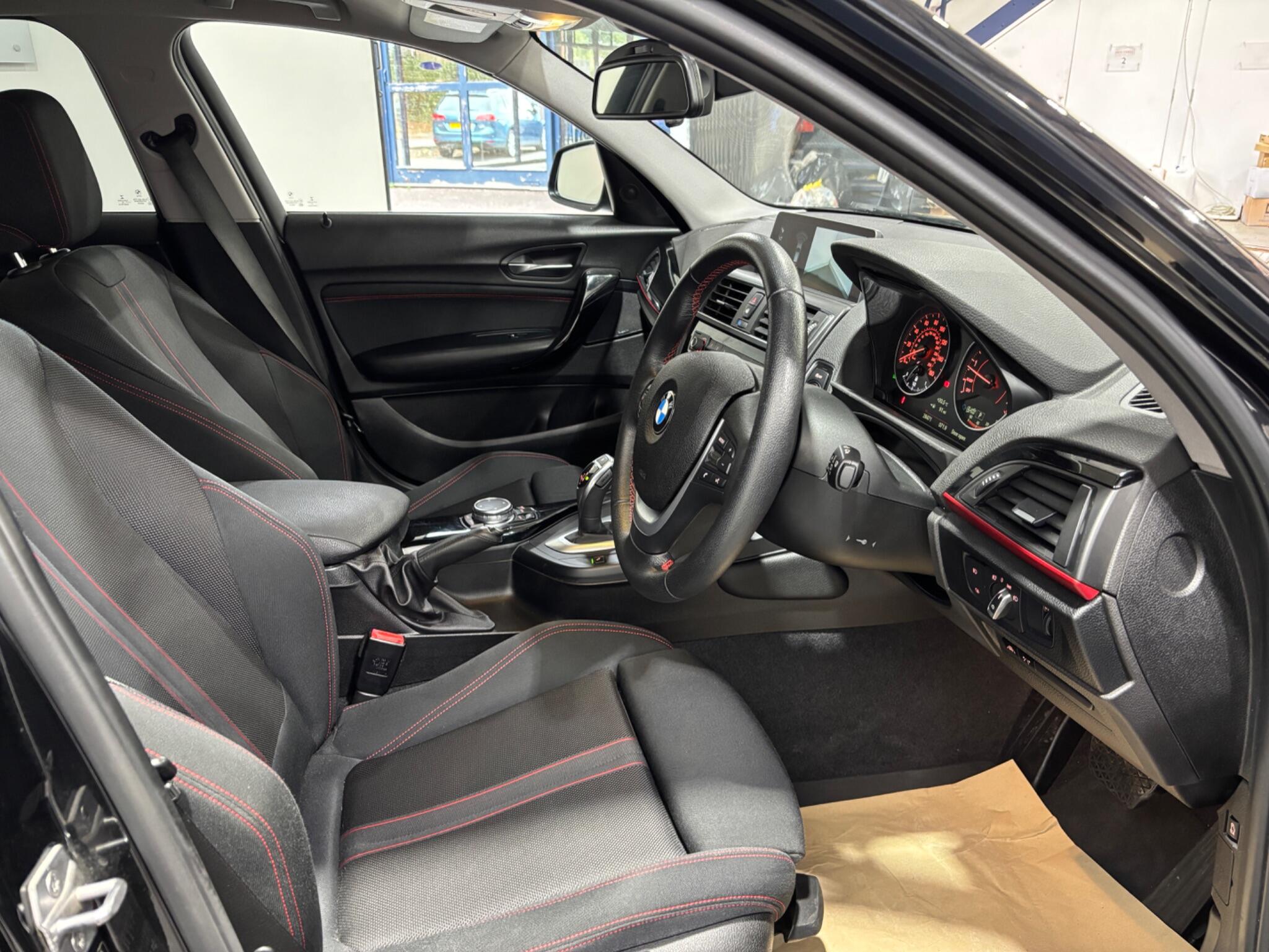 BMW 1 Series view 28