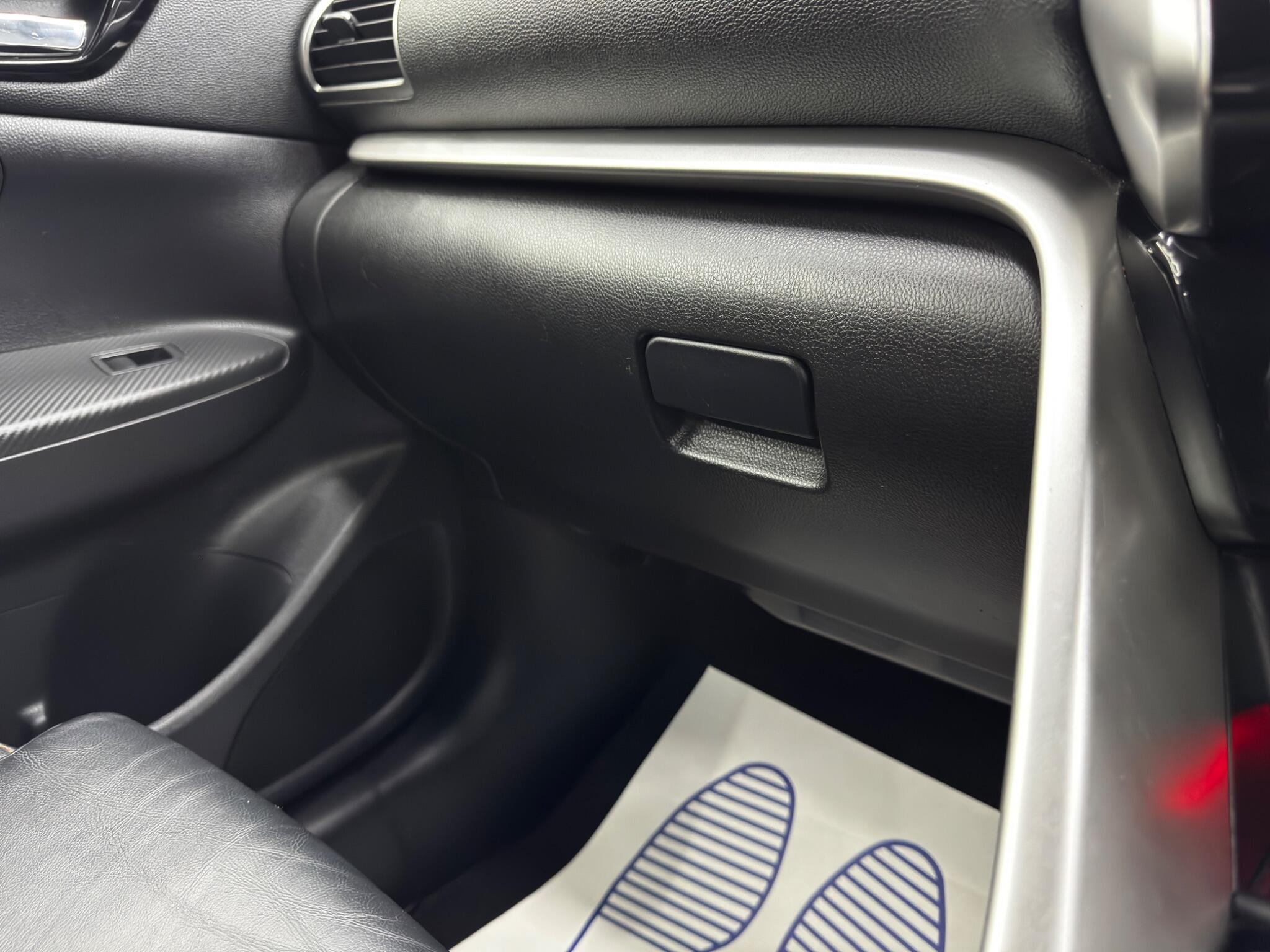 Mitsubishi Eclipse Cross view 32