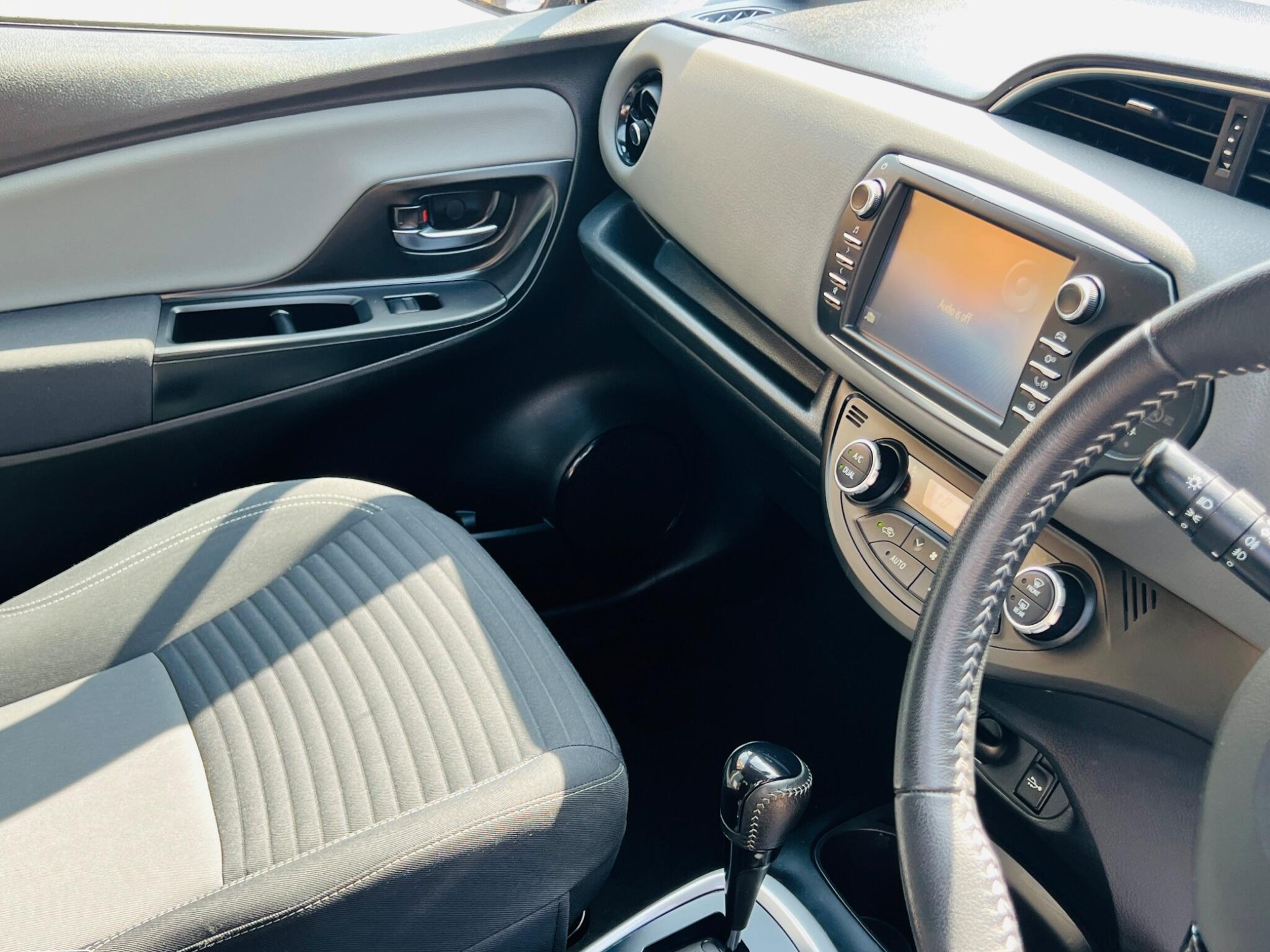 Toyota Yaris view 32