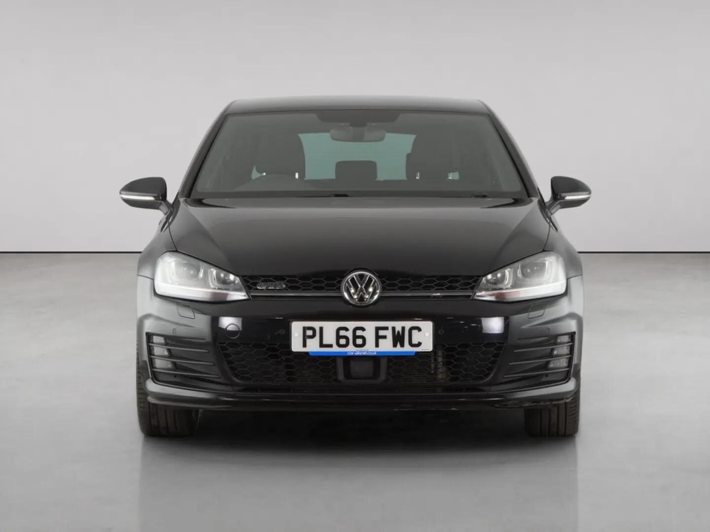 Volkswagen Golf view 5