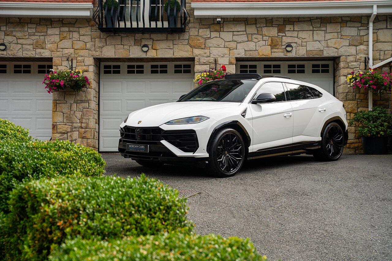Lamborghini Urus view 40