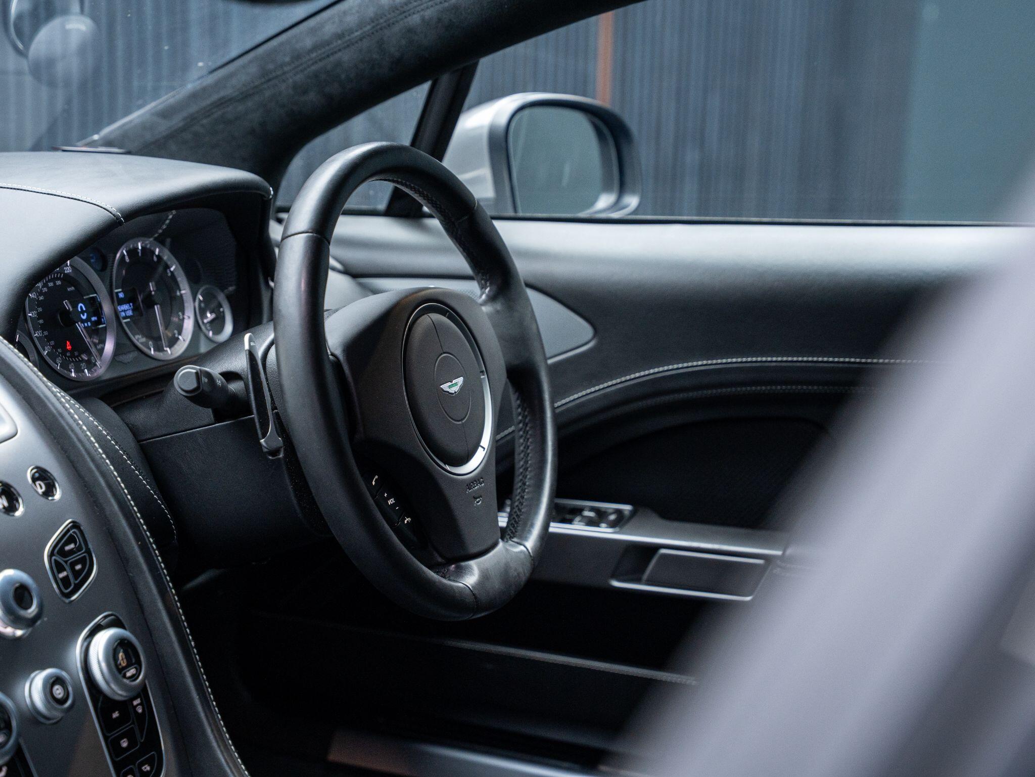 Aston Martin Rapide view 41