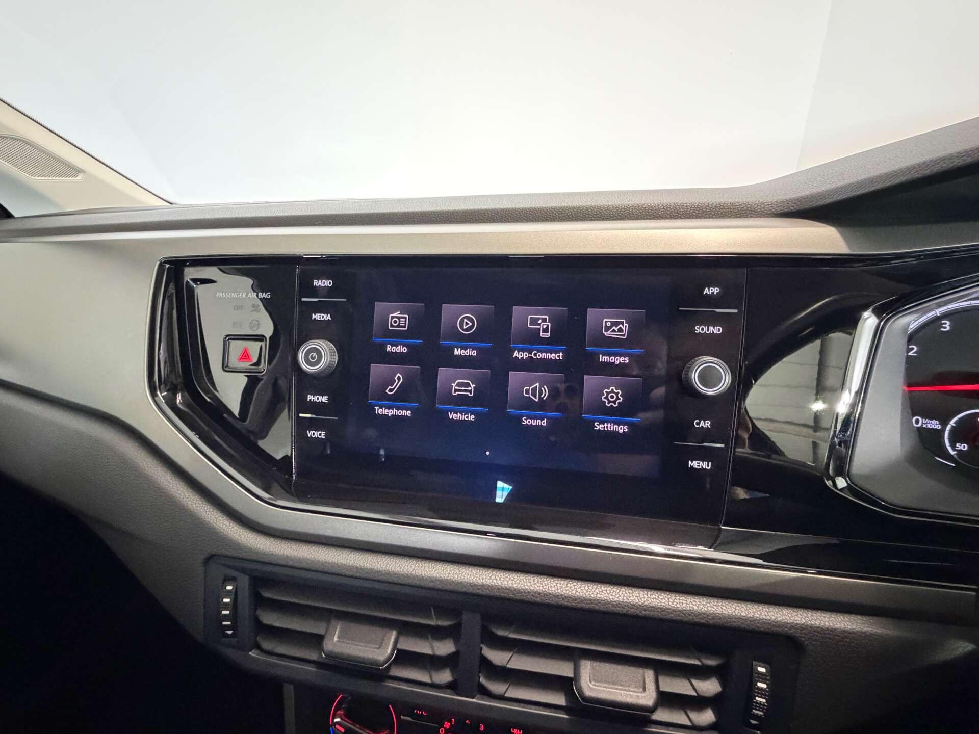 Volkswagen Polo view 40