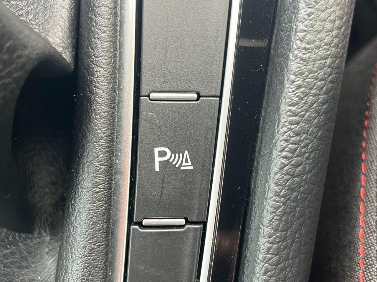 Volkswagen Golf view 20