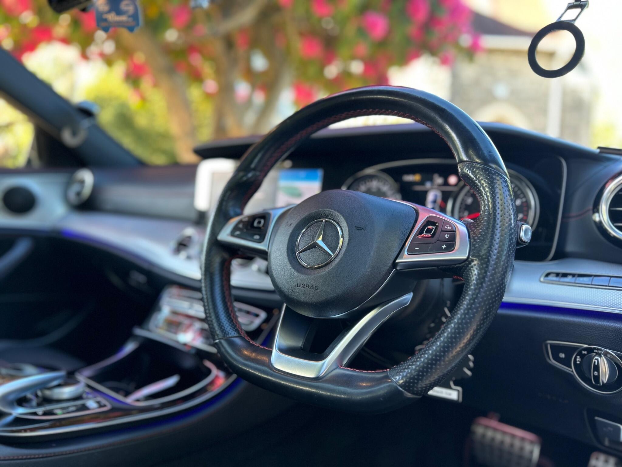 Mercedes-Benz E-Class view 33