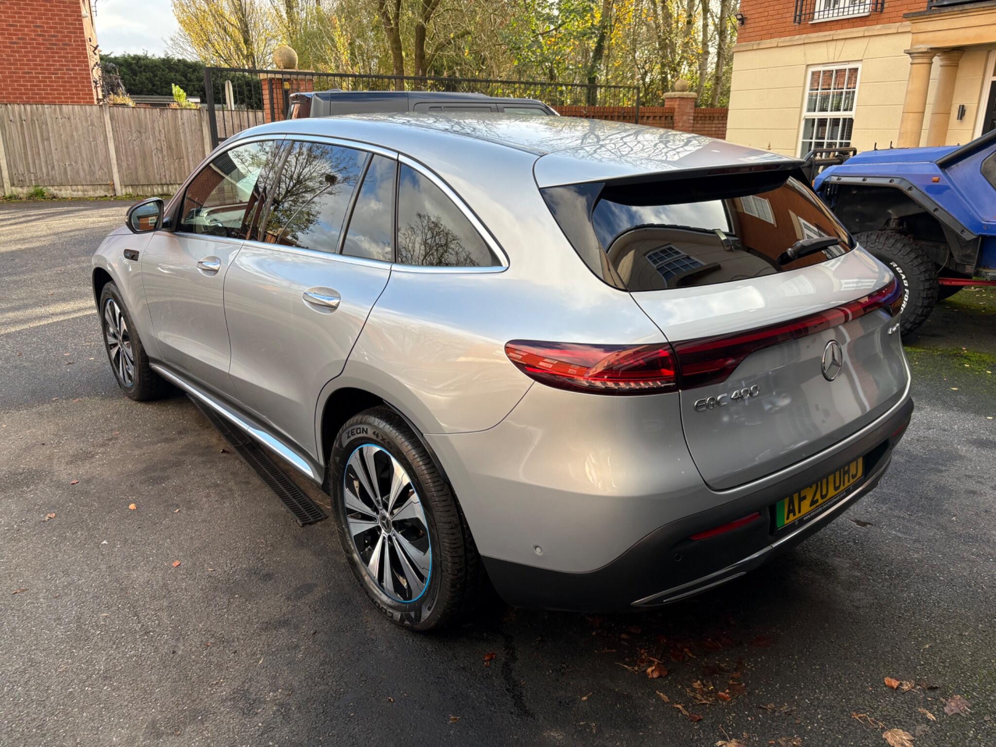 Mercedes-Benz EQC view 5