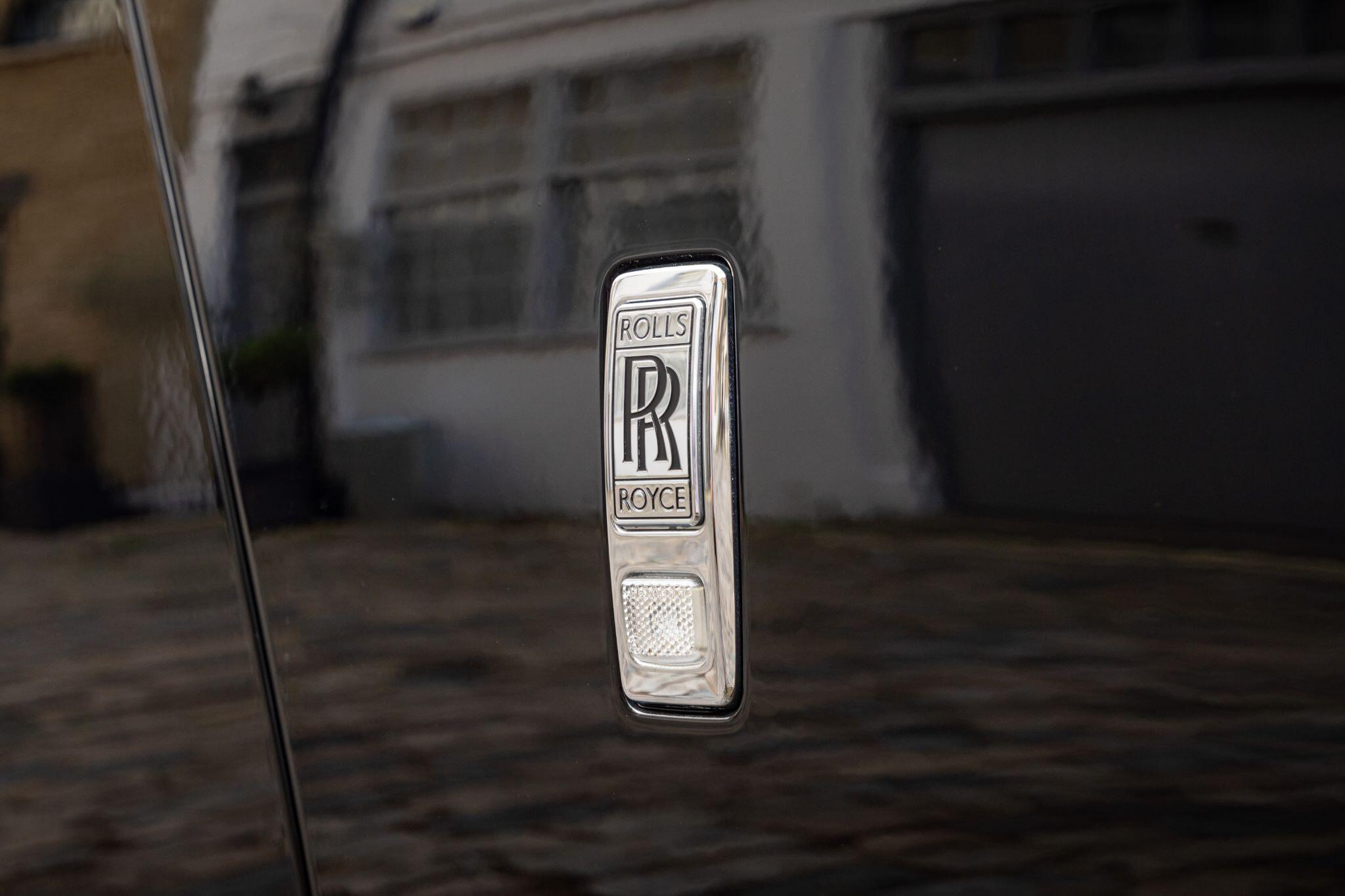 Rolls-Royce Spectre view 41