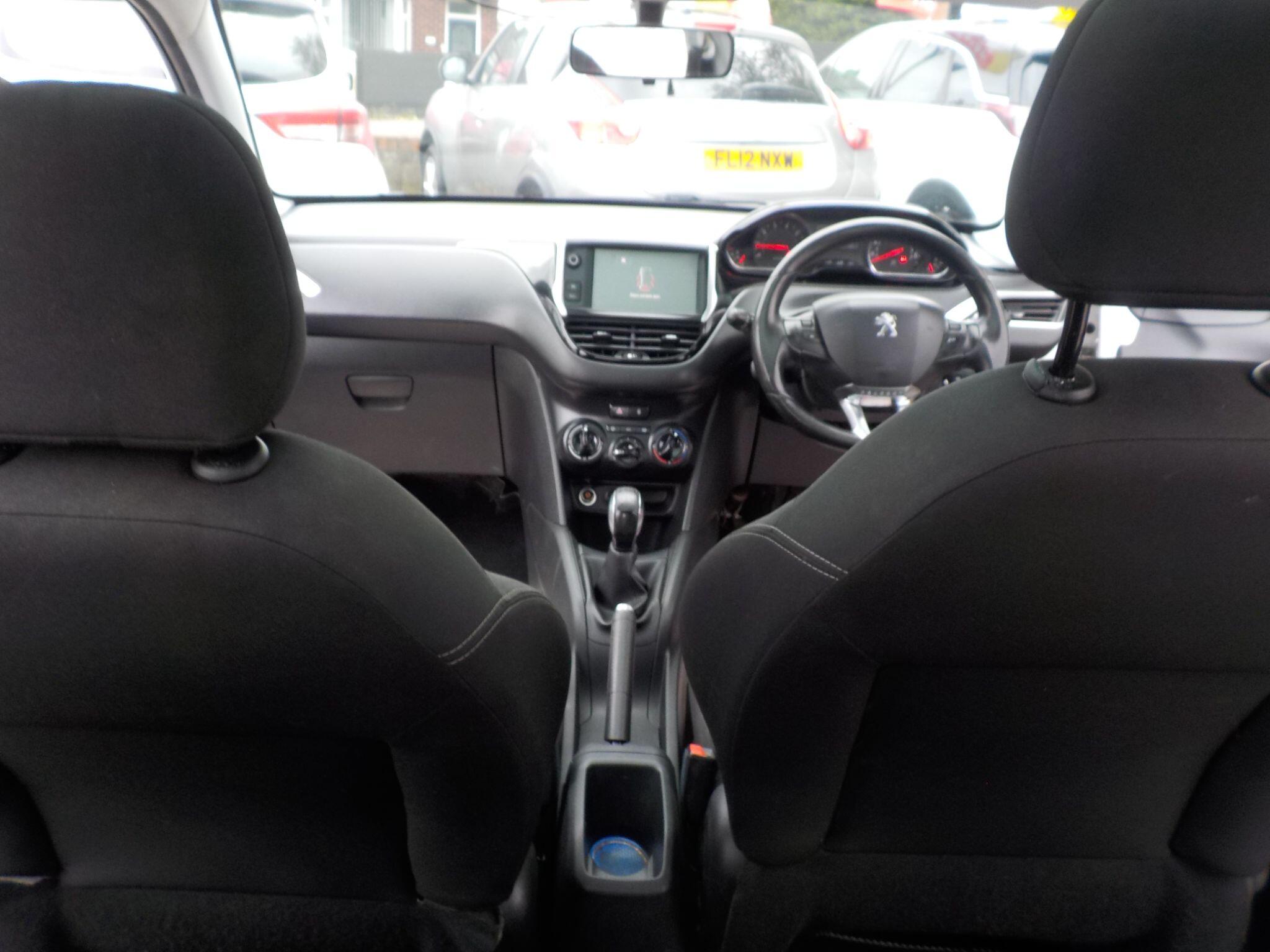Peugeot 208 1.2 VTi PureTech Style Euro 6 5dr