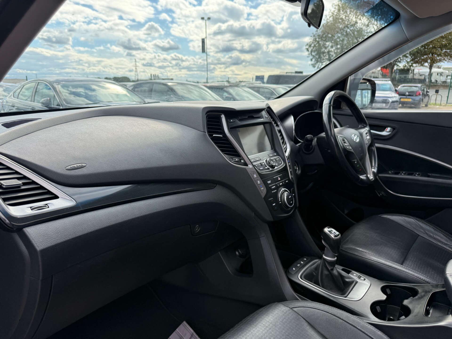 Hyundai Santa FE view 78