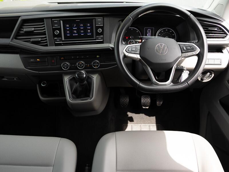 Volkswagen Transporter view 8