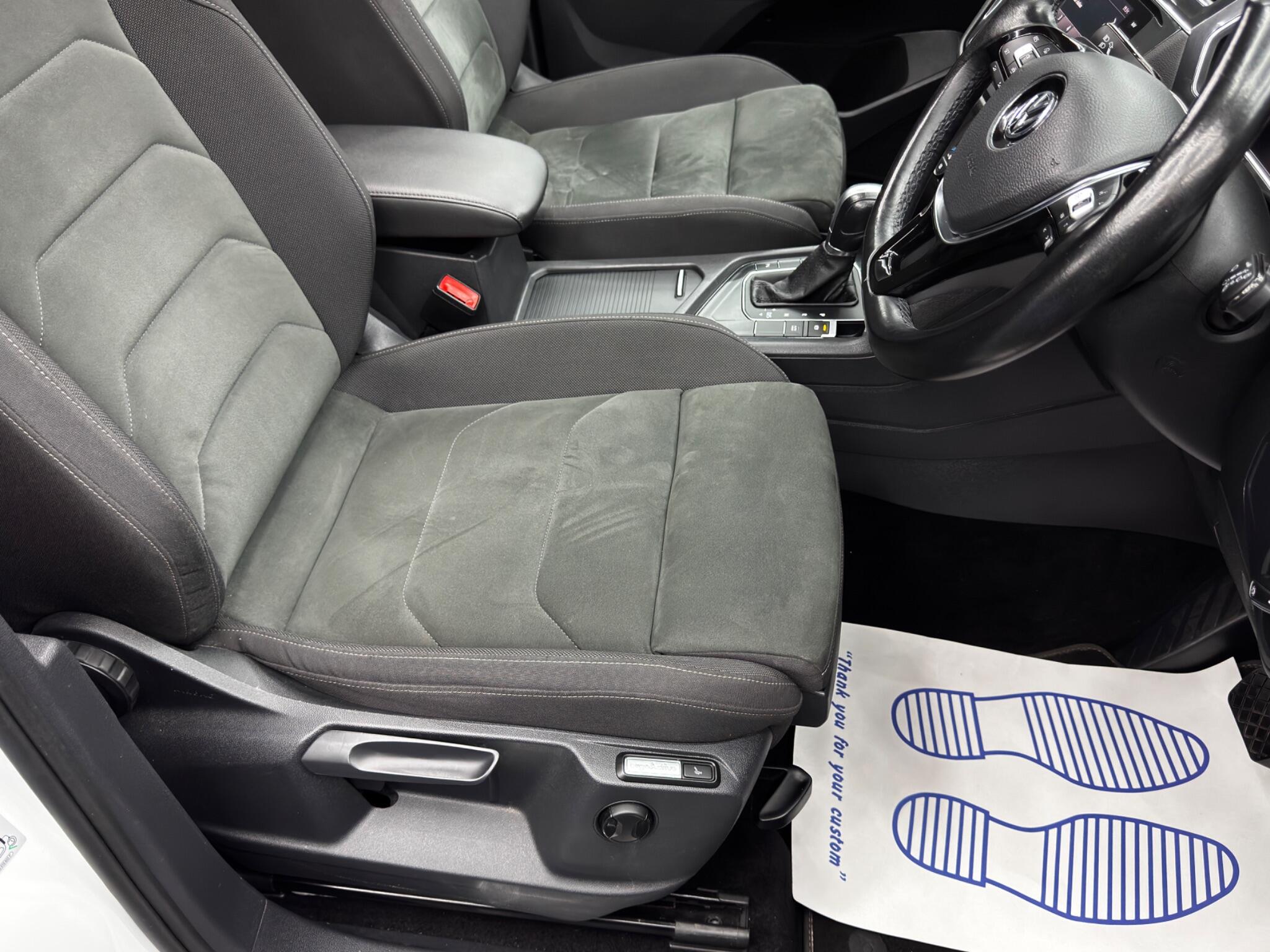 Volkswagen Tiguan Allspace view 13