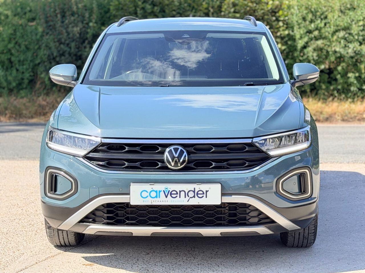 Volkswagen T-Roc view 10