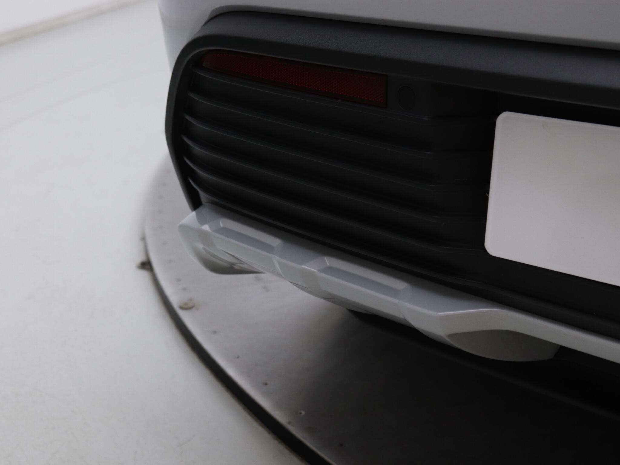 Porsche Macan view 21
