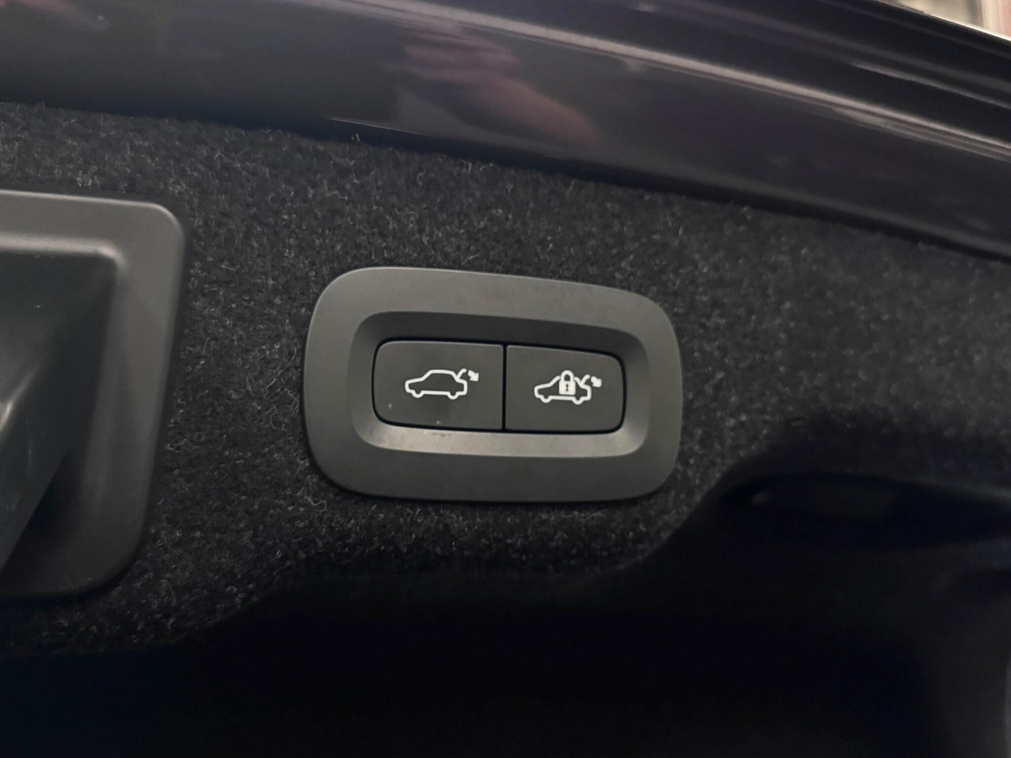 Volvo S90 view 8
